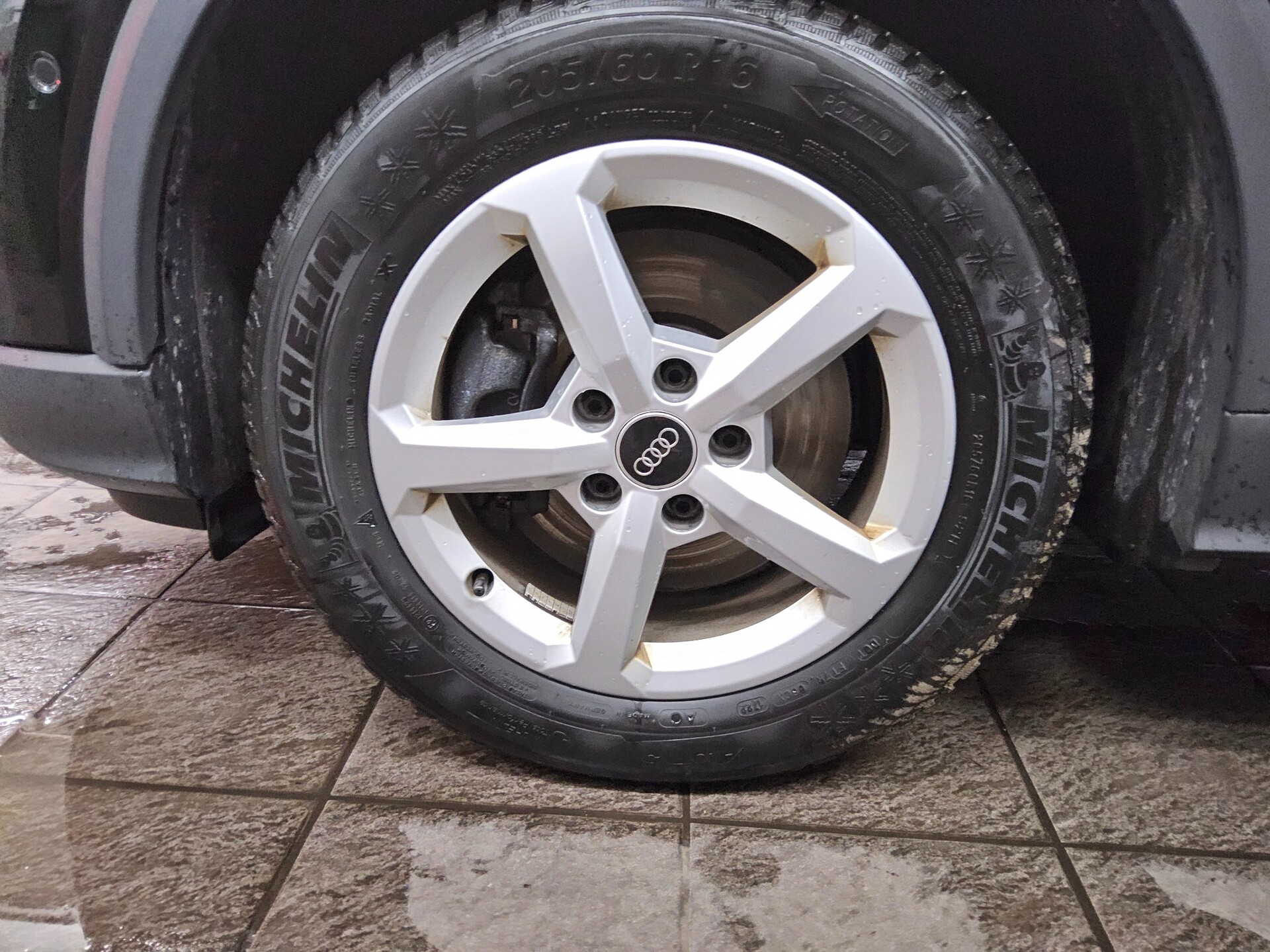 Audi Q2 35 TDI Navi Panorama LED Kamera SHZ 10