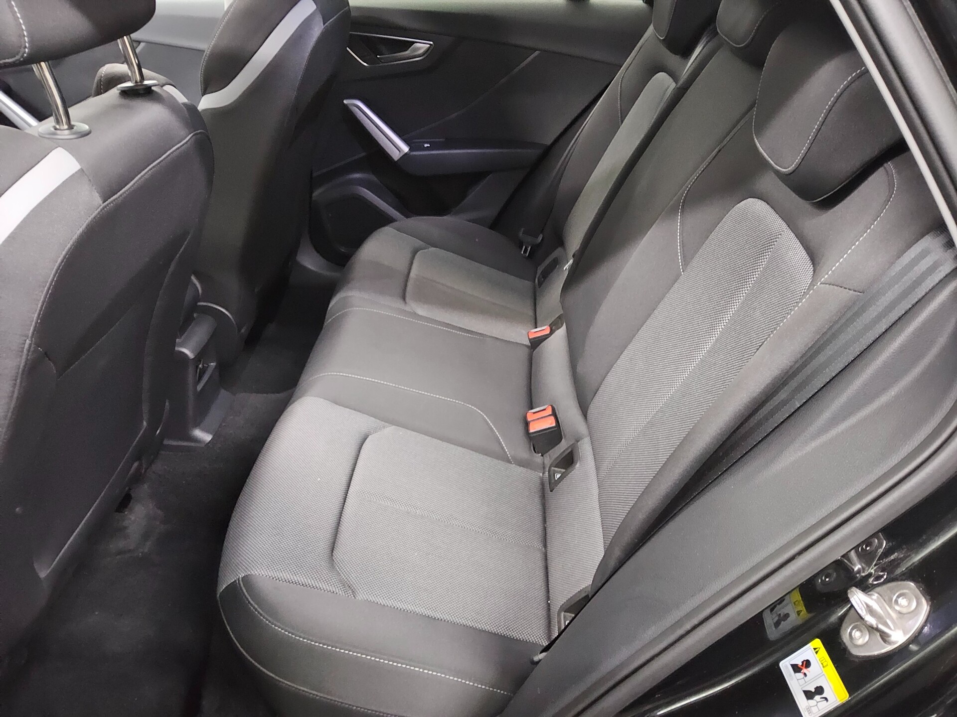 Audi Q2 35 TDI Navi Panorama LED Kamera SHZ 13