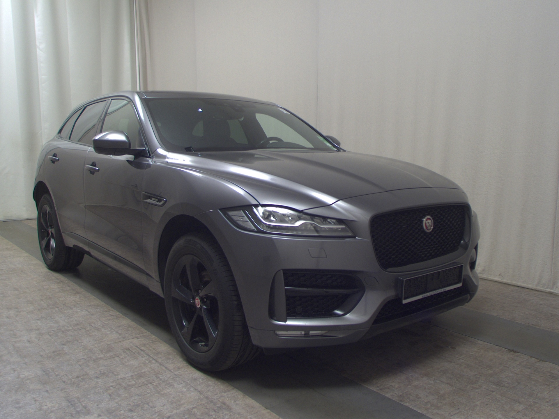 Jaguar F-Pace 20d AWD R-Sport Navi LED 4xShz Kamera 3