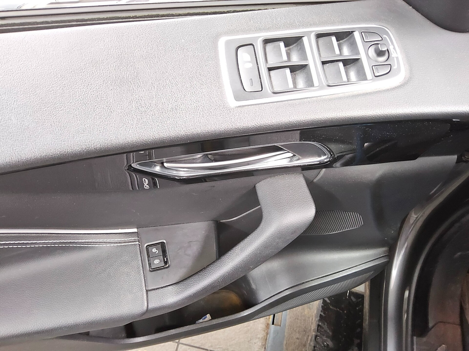 Jaguar F-Pace 20d AWD R-Sport Navi LED 4xShz Kamera 9