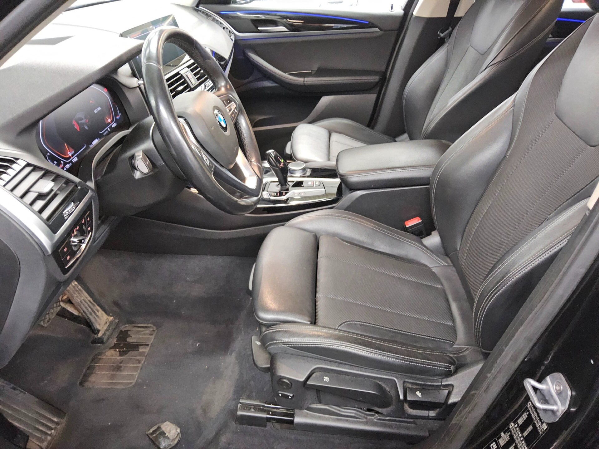 BMW X3 xDrive20d X-Line Leder Navi LED LC AHK 9