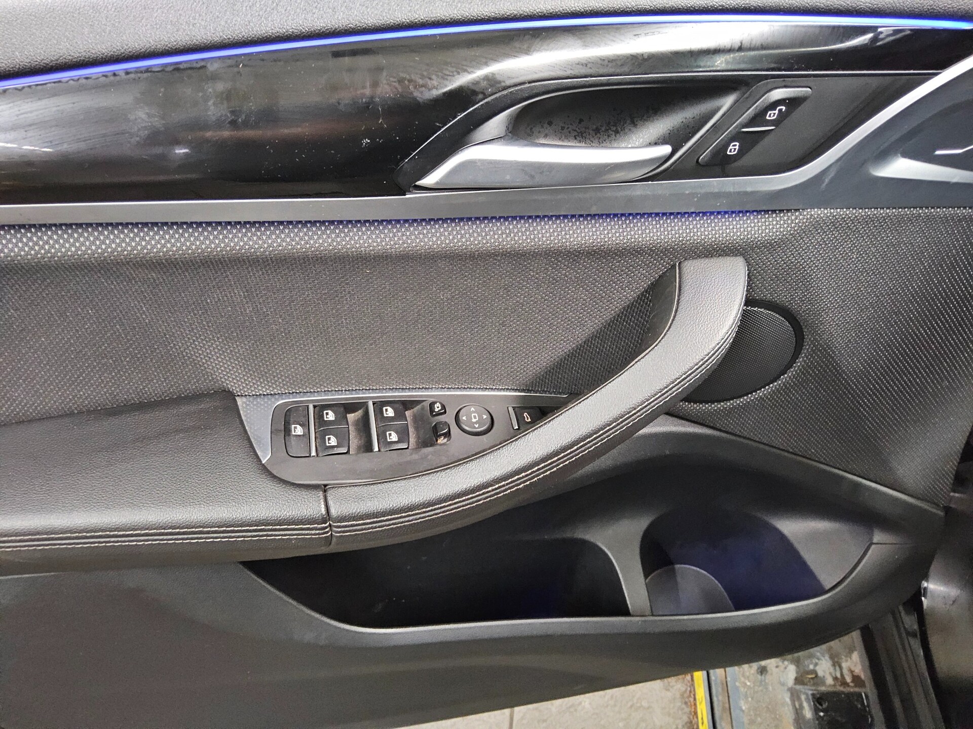 BMW X3 xDrive20d X-Line Leder Navi LED LC AHK 10