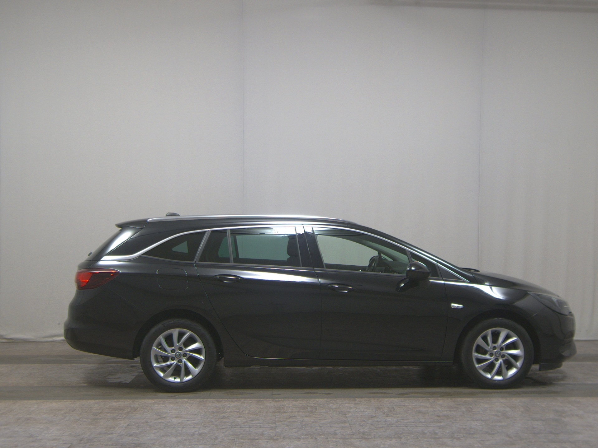 Opel Astra ST 1.5 D Business Ed. Navi LED Shz RFK
