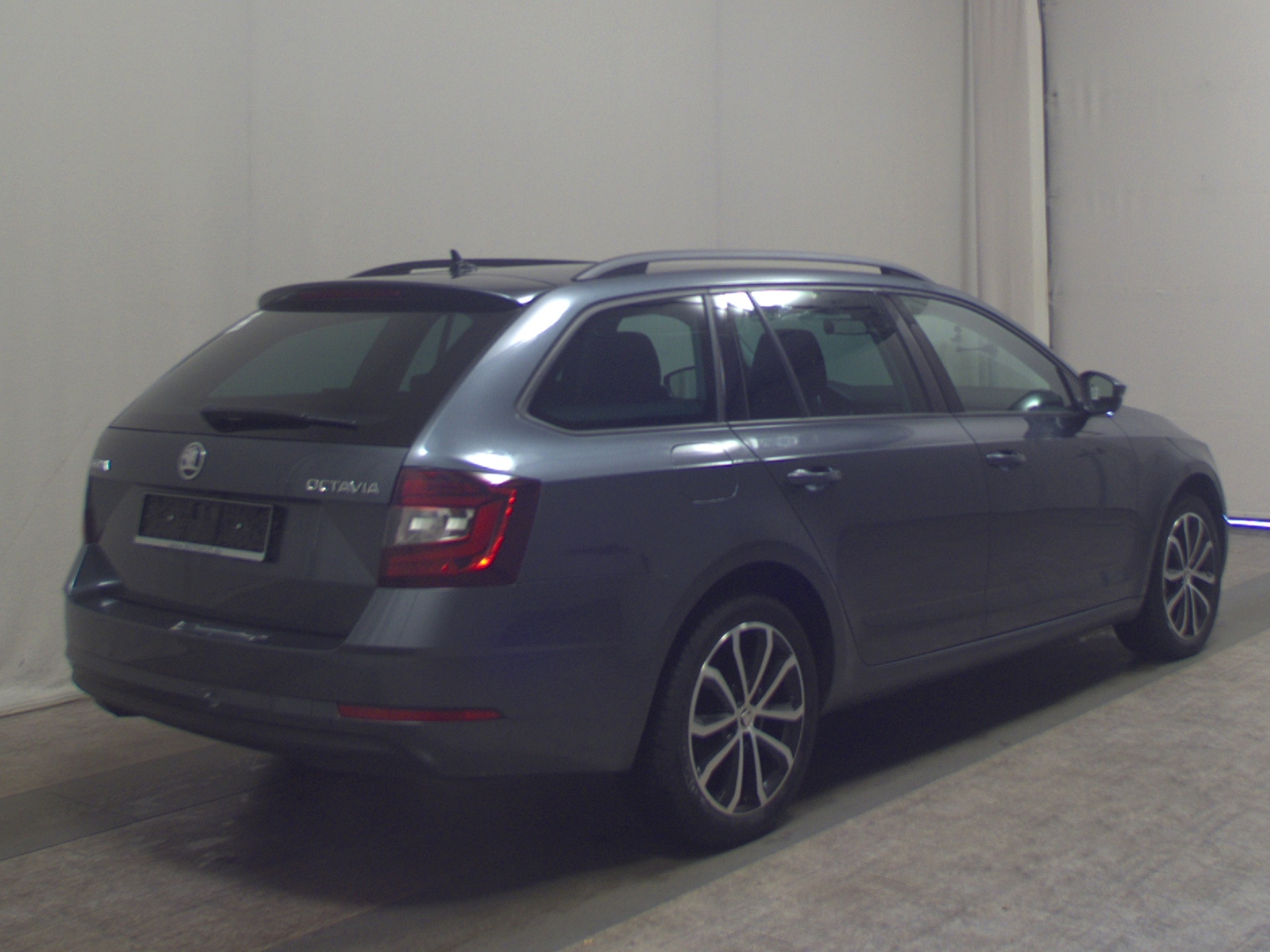 Skoda Octavia Kombi 1.6 TDI Soleil Navi LED RfK ACC 4