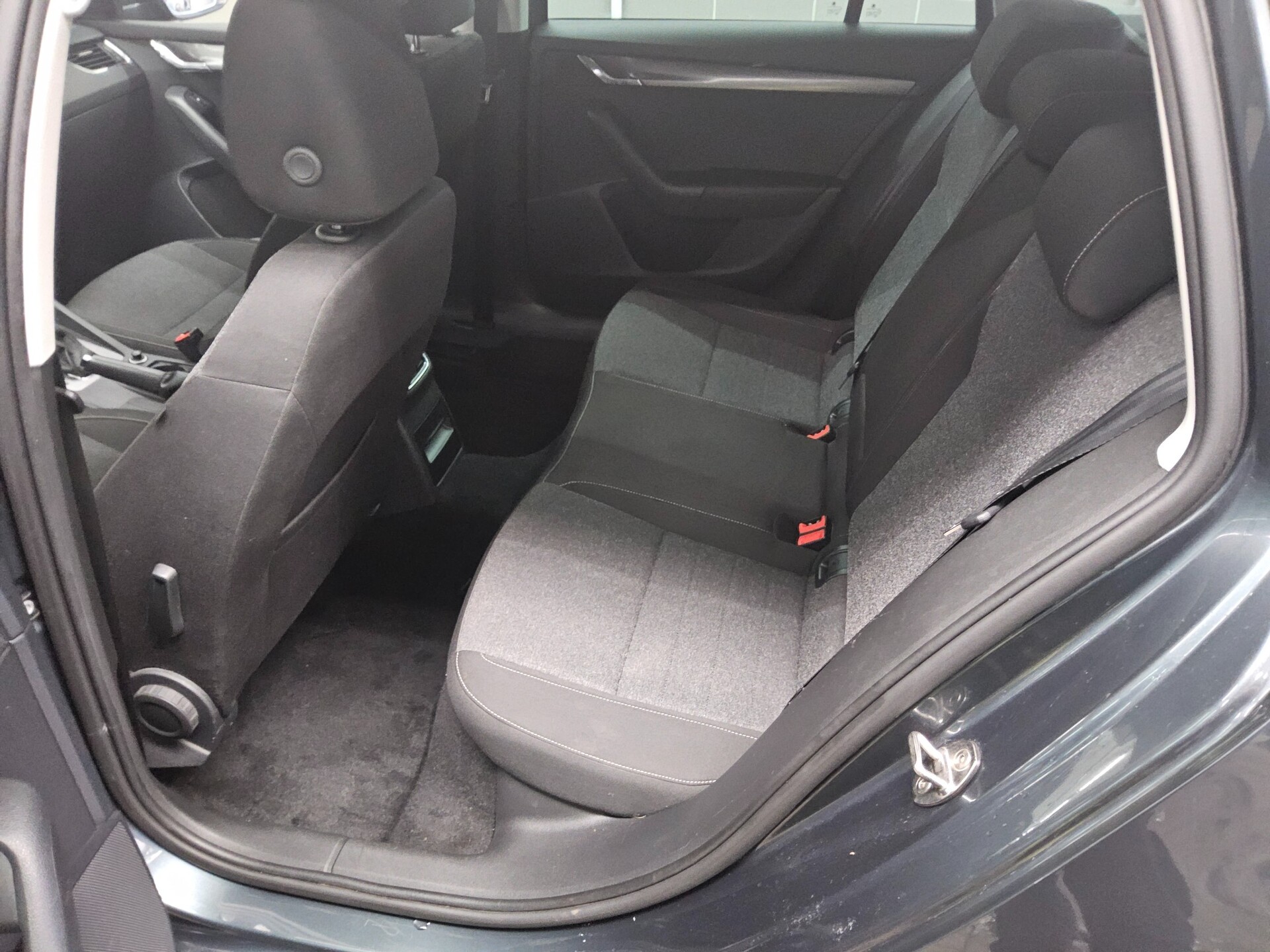 Skoda Octavia Kombi 1.6 TDI Soleil Navi LED RfK ACC 13