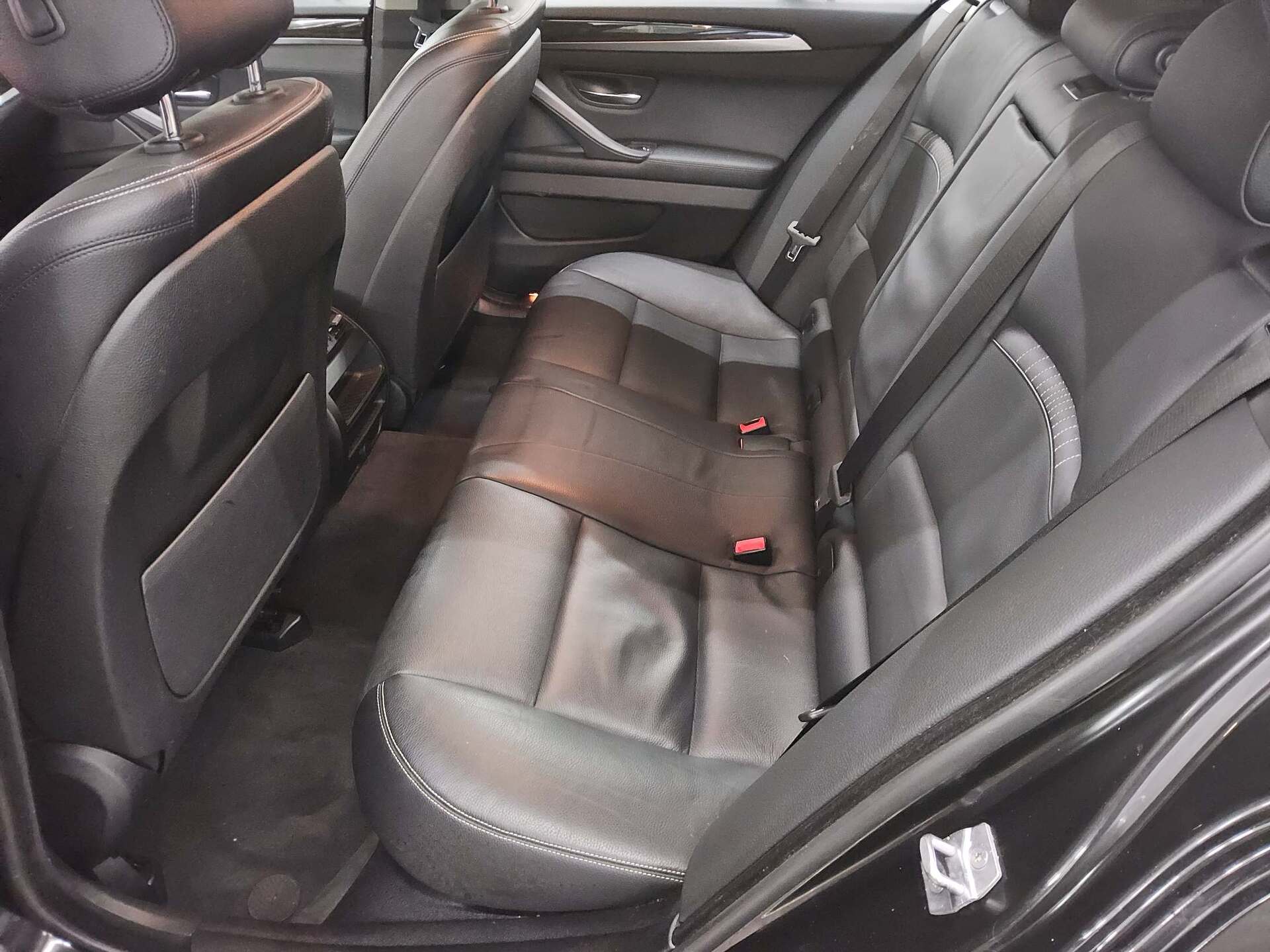 BMW 520dA Touring Leder Navi HiFi Xenon AHK 13