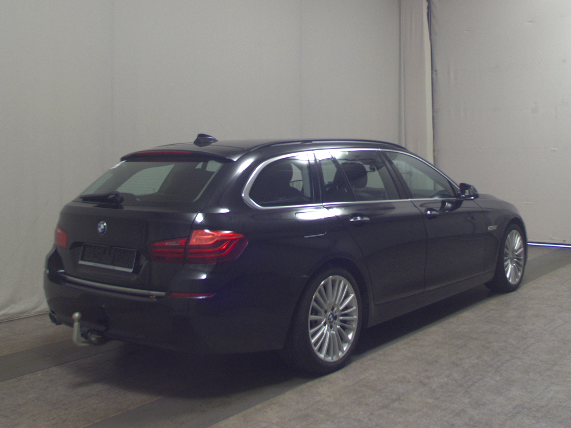 BMW 520dA Touring Leder Navi HiFi Xenon AHK 4