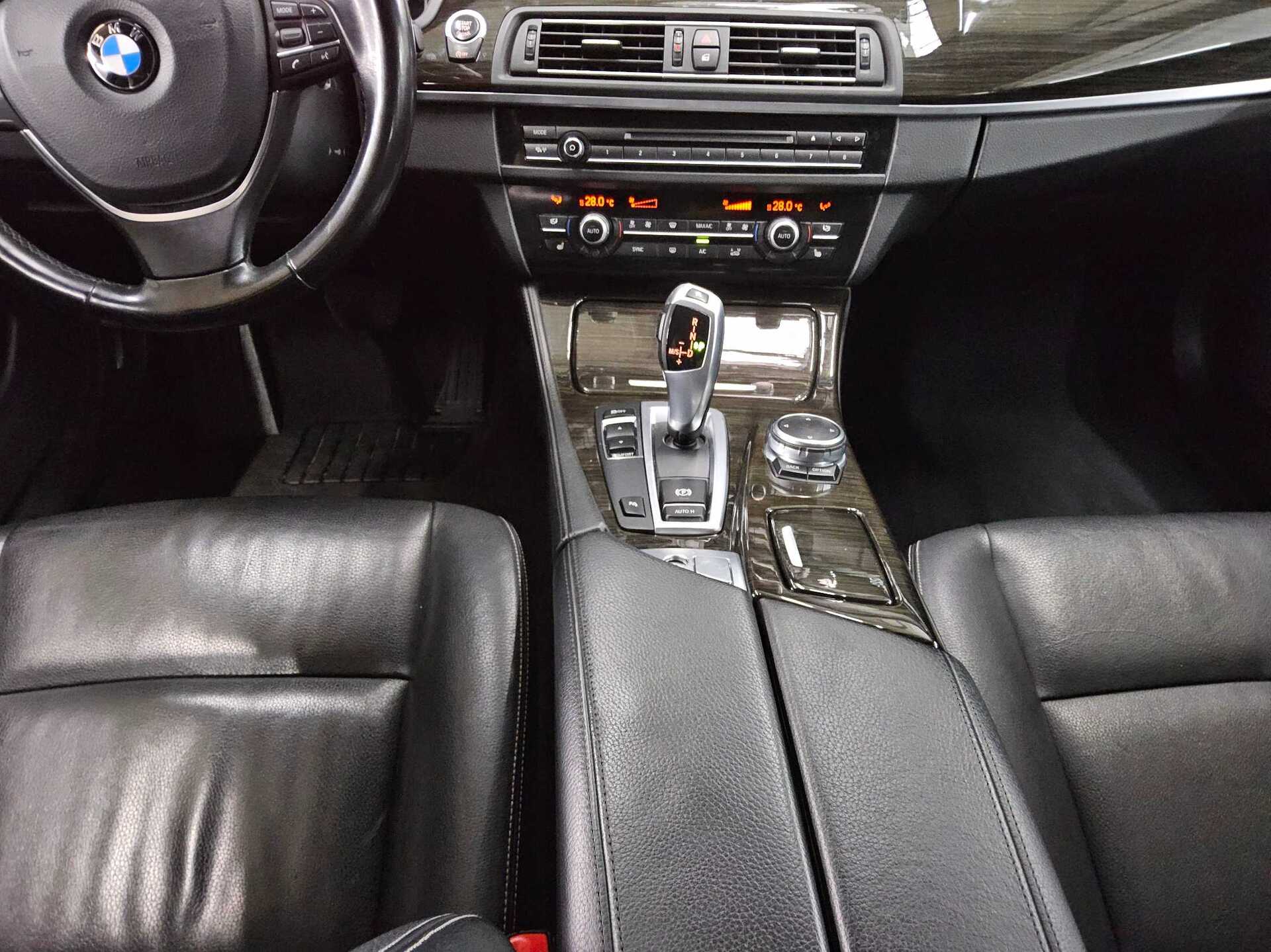BMW 520dA Touring Leder Navi HiFi Xenon AHK 6