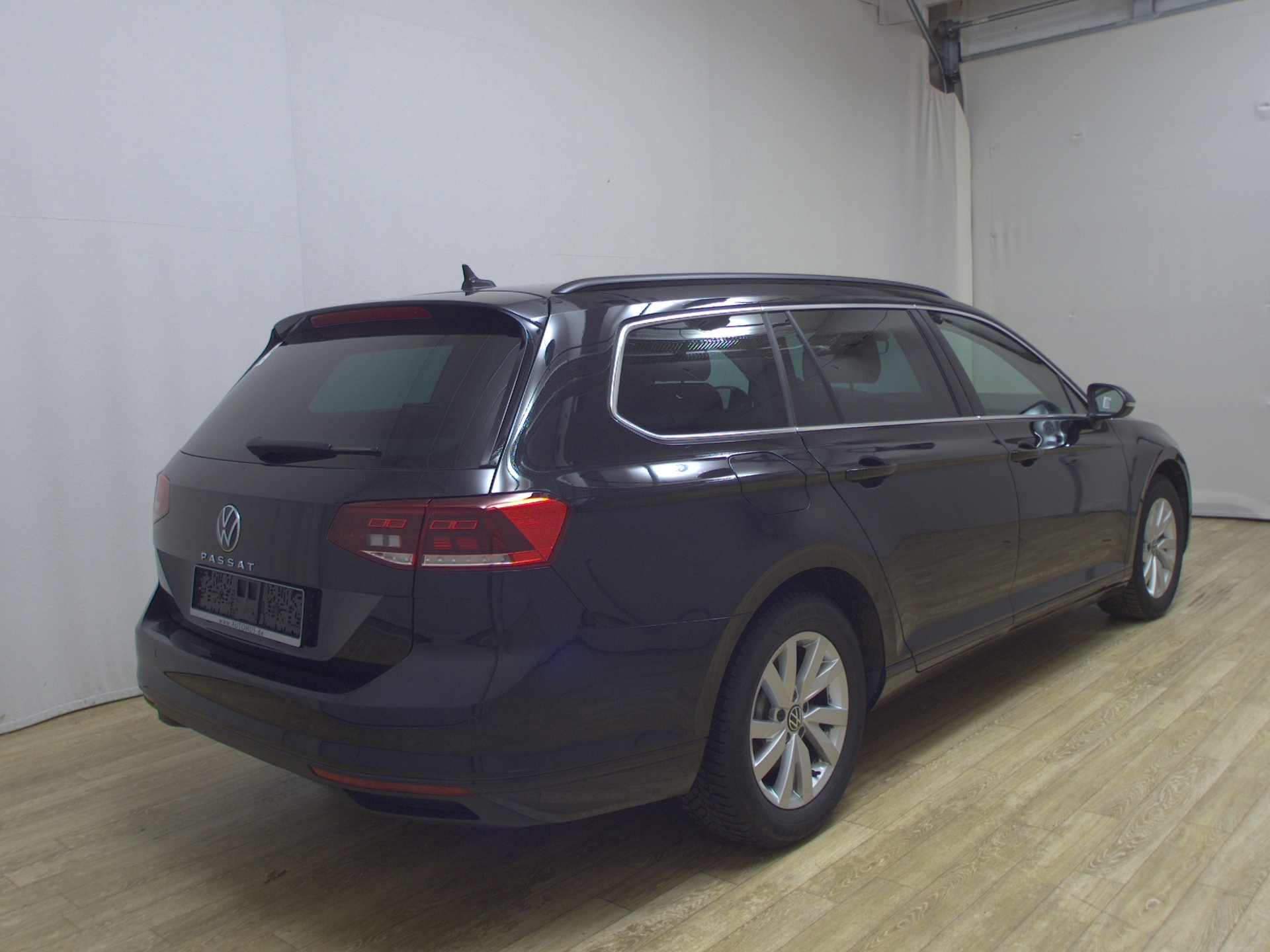 Volkswagen Passat Var. 2.0 TDI Business Navi LED DC Pano 4