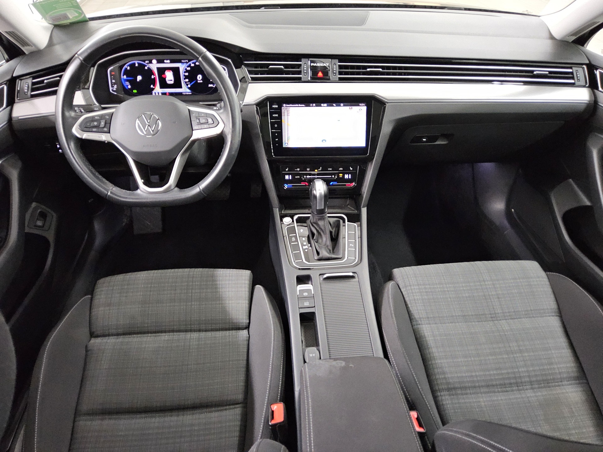 Volkswagen Passat Var. 2.0 TDI Business Navi LED DC Pano 5