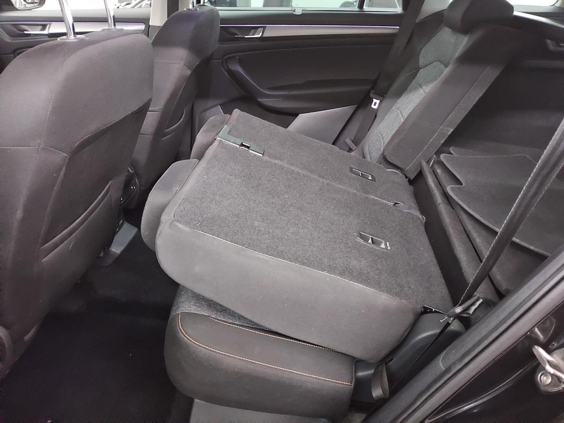 Skoda Kodiaq 2.0 TDI Clever Navi LED RfK AHK ACC Shz 12