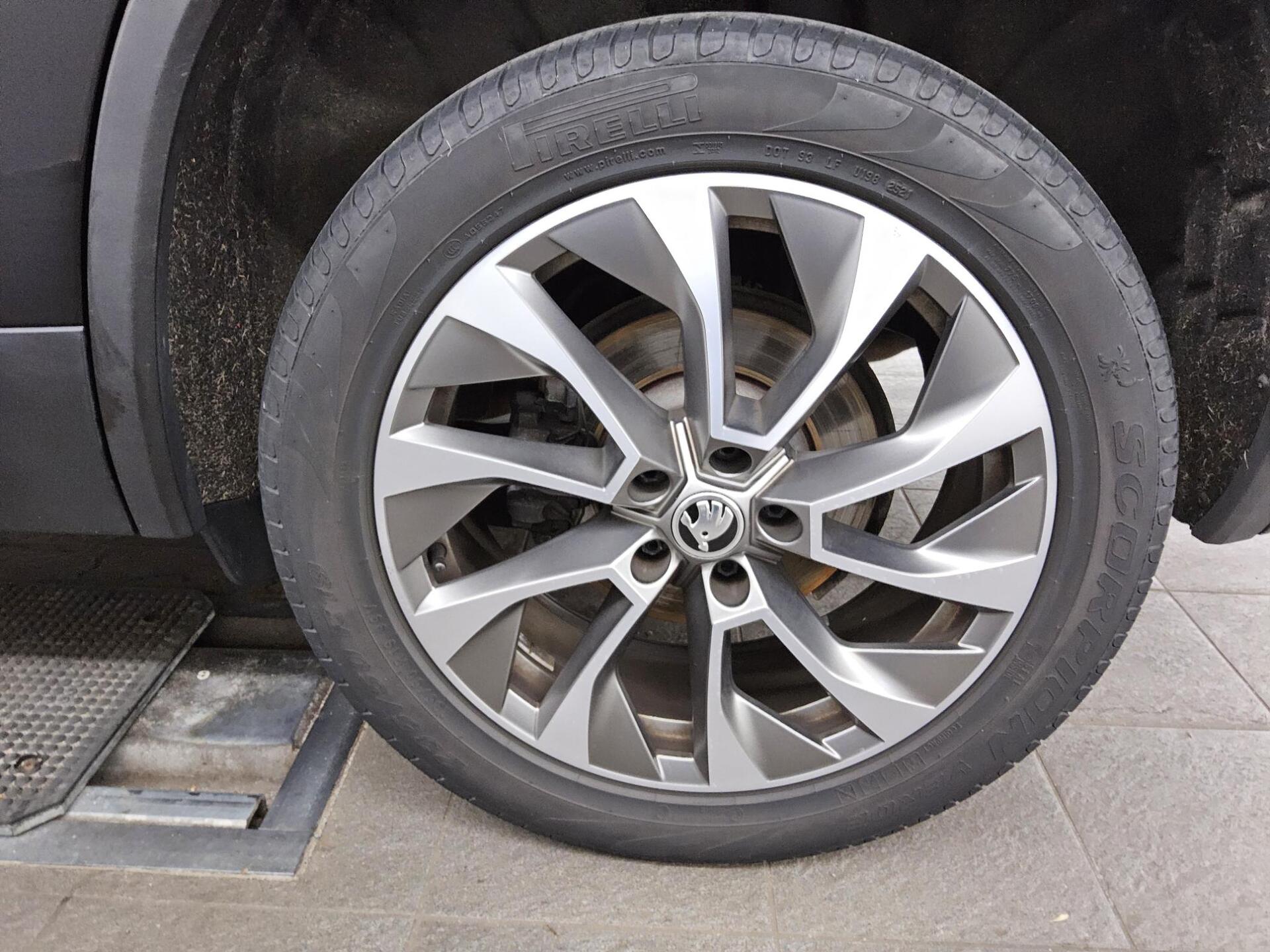 Skoda Kodiaq 2.0 TDI Clever Navi LED RfK AHK ACC Shz 10