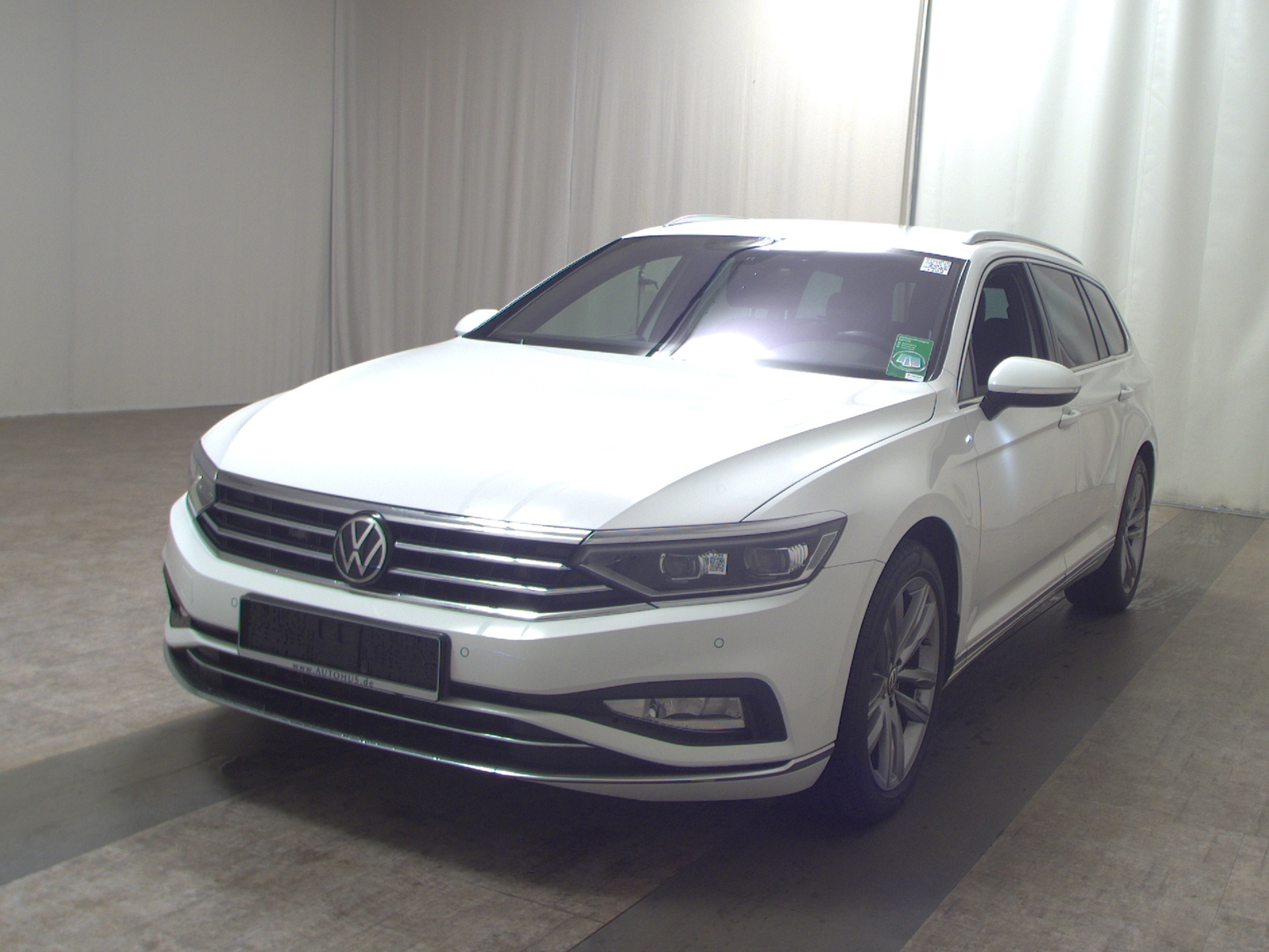 Volkswagen Passat Var. 2.0 TDI Elegance Navi Matrix AID RfK 2