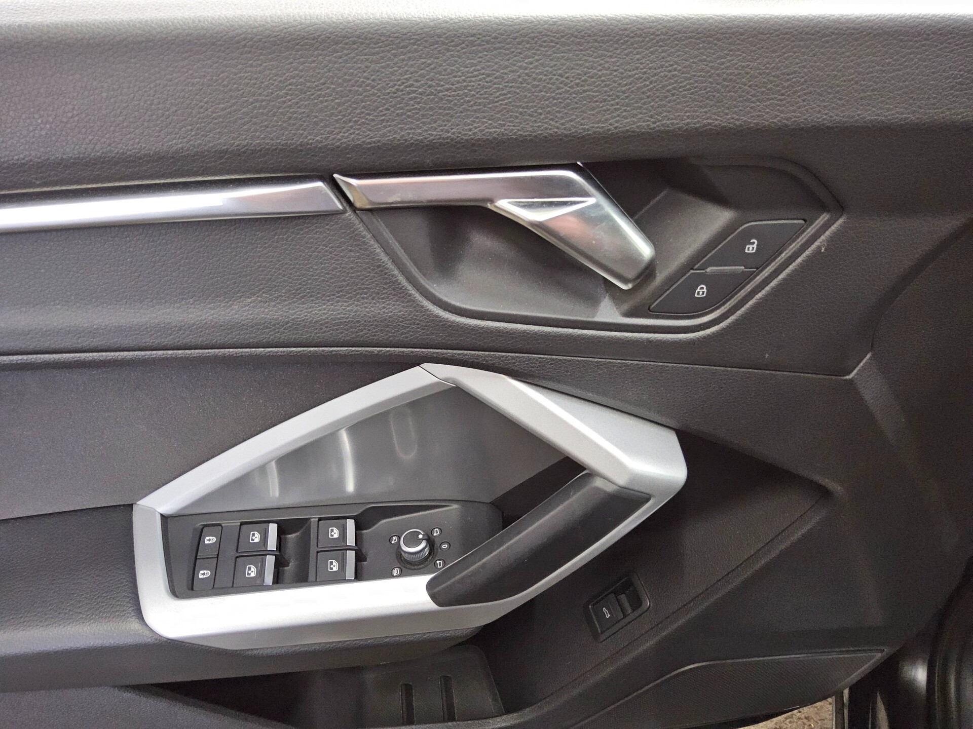 Audi Q3 Sportback 40 TDI S-Line Navi vc LED Sonos RFK 10