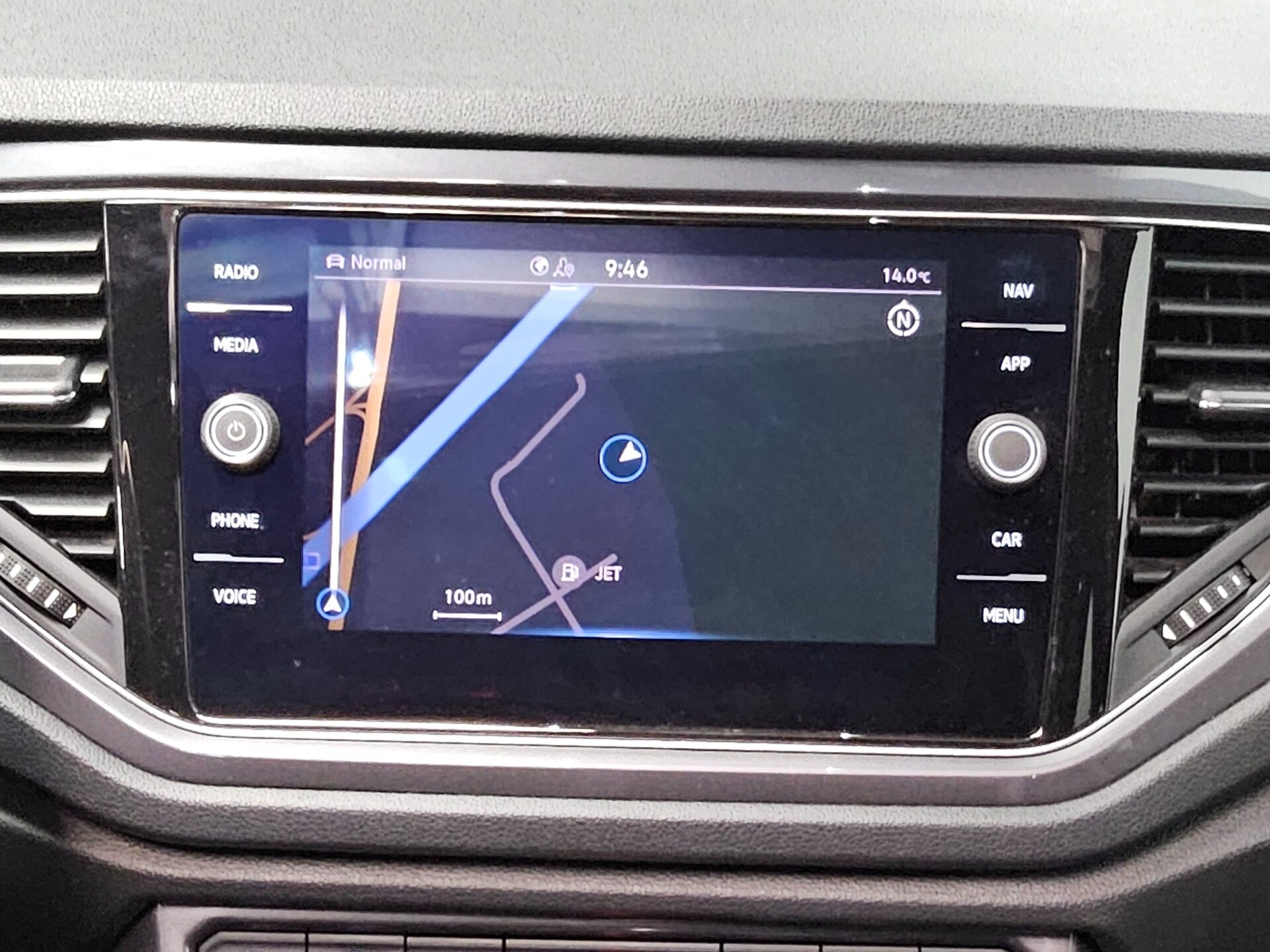 Volkswagen T-Roc 2.0 TDI Sport Navi LED AID Pano RfK AHK 7