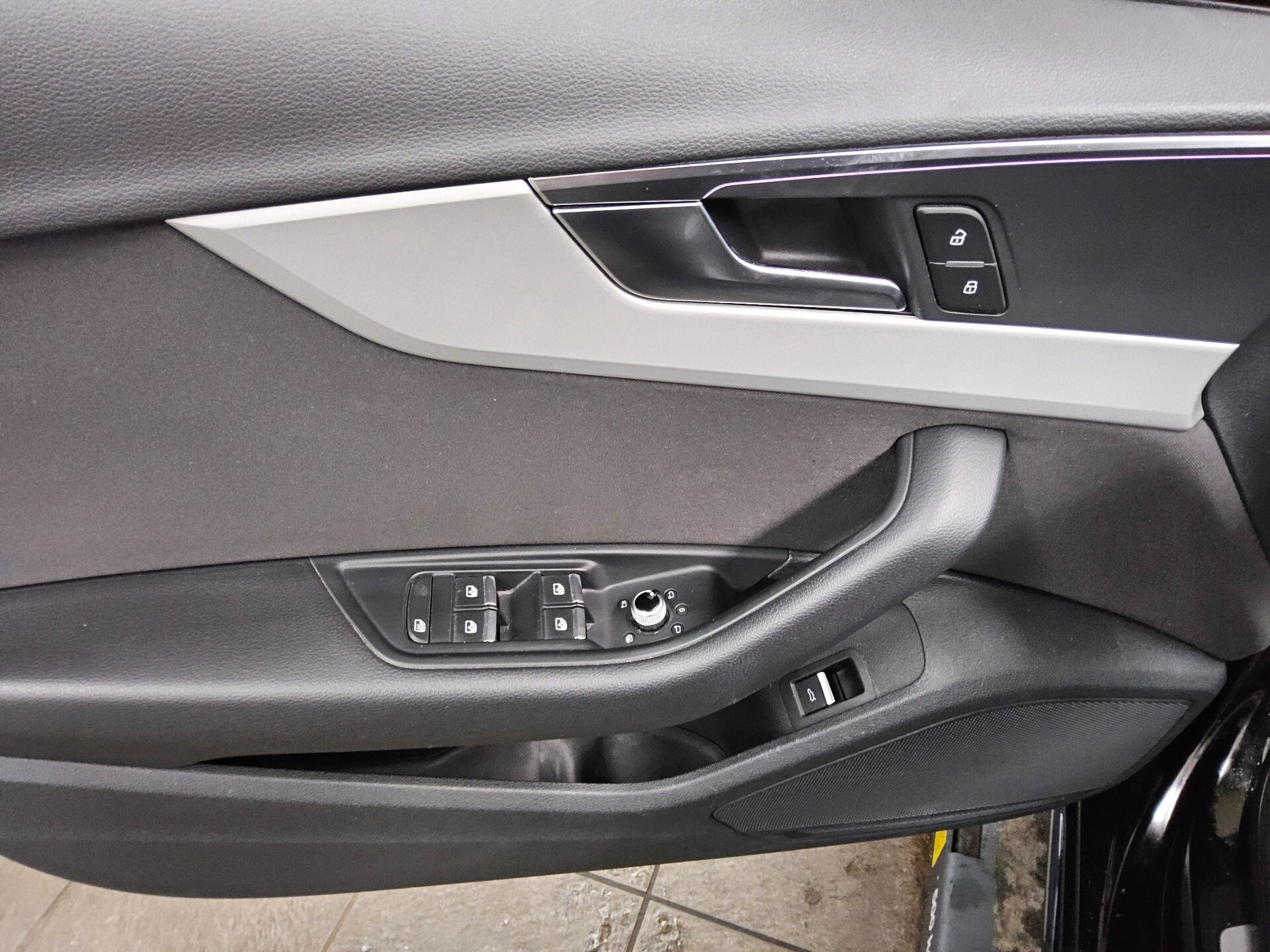 Audi A4 Avant 35 TDI advanced Navi+ LED RFK Ambiente 9