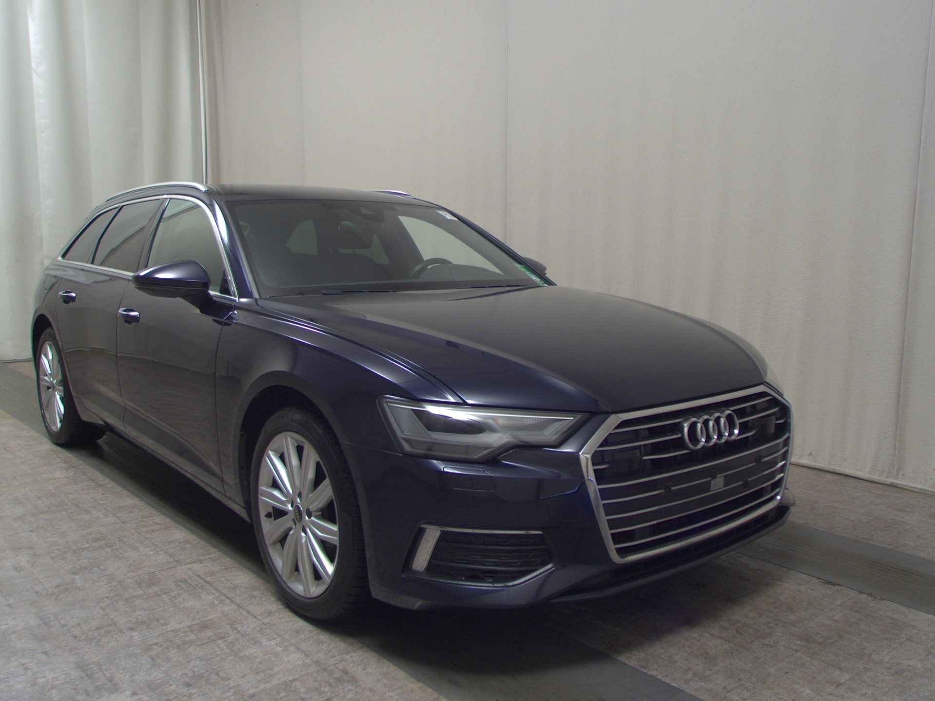 Audi A6 Avant 40 TDI design Navi LED vc Leder RFK AHK 3