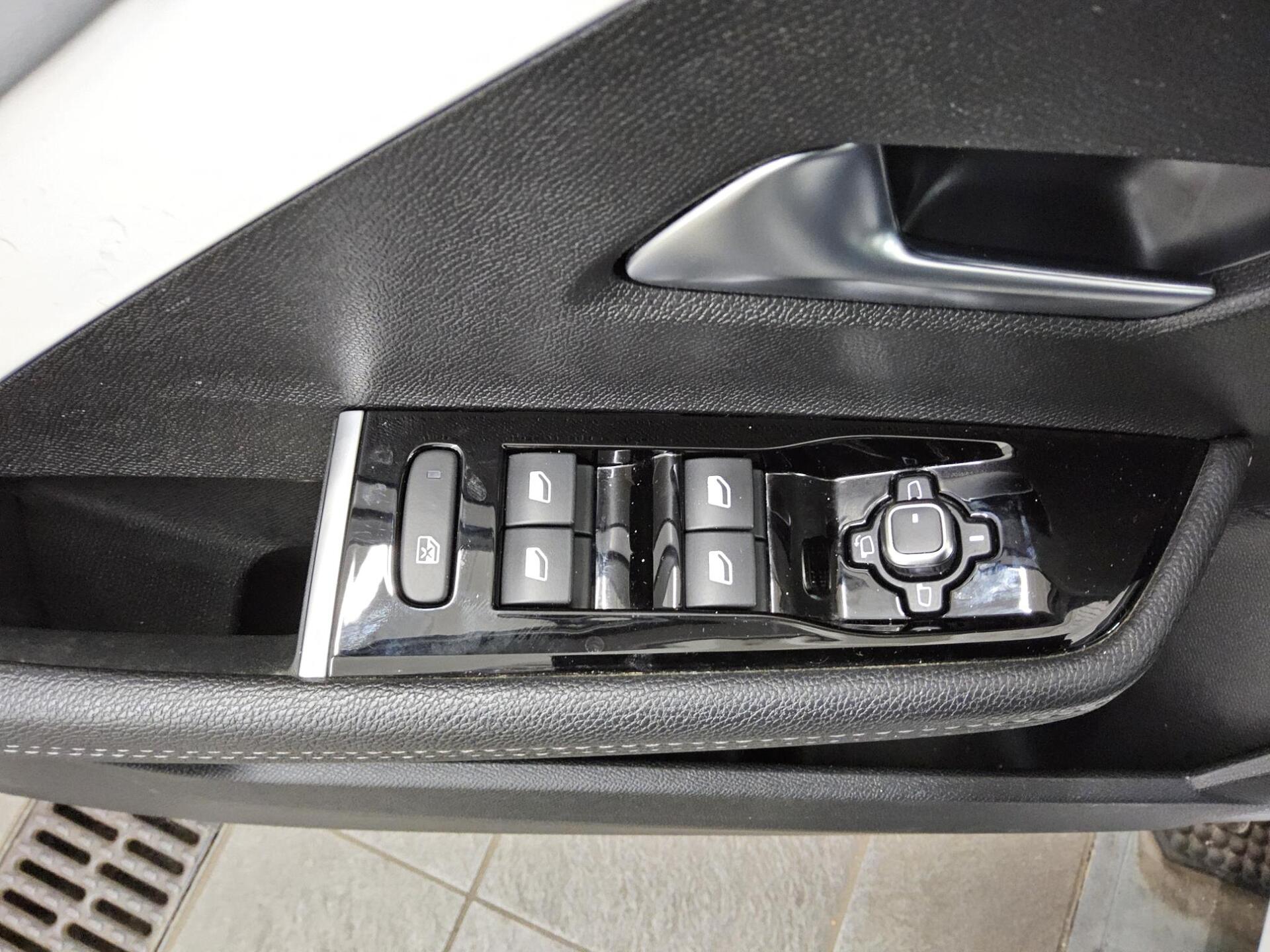 Opel Astra ST 1.5 D Elegance T-Leder Navi LED RfK Shz 10