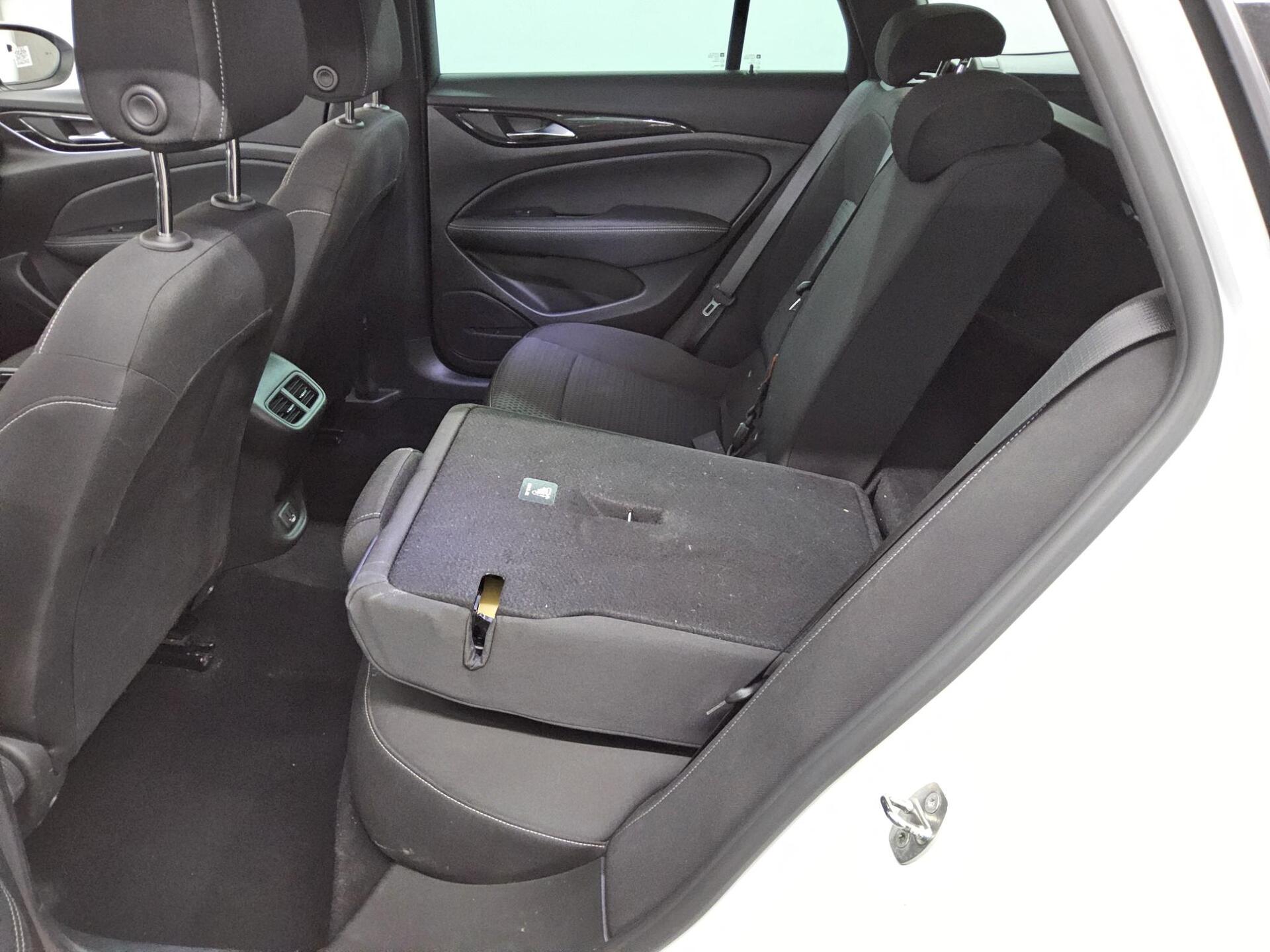 Opel Insignia ST 1.5 D Business Ed. Navi LED RFK 12