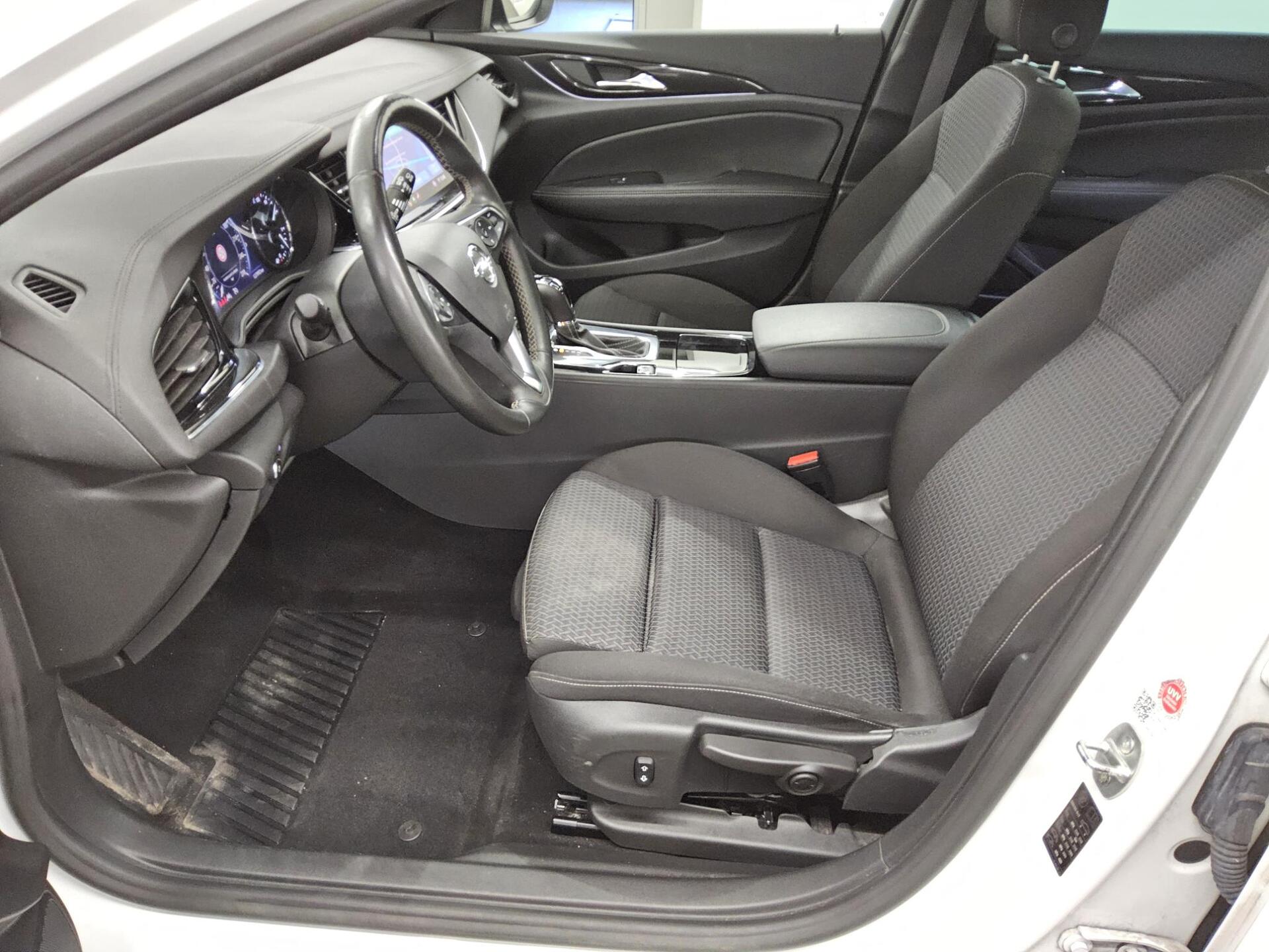 Opel Insignia ST 1.5 D Business Ed. Navi LED RFK 8