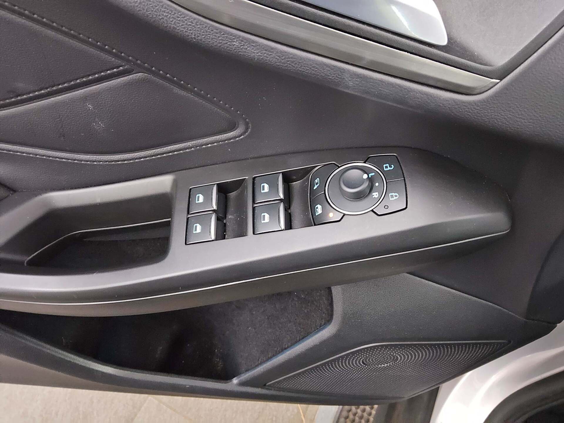 Ford Focus Turnier 1.5 EB Titanium X Navi DC LED RFK 10