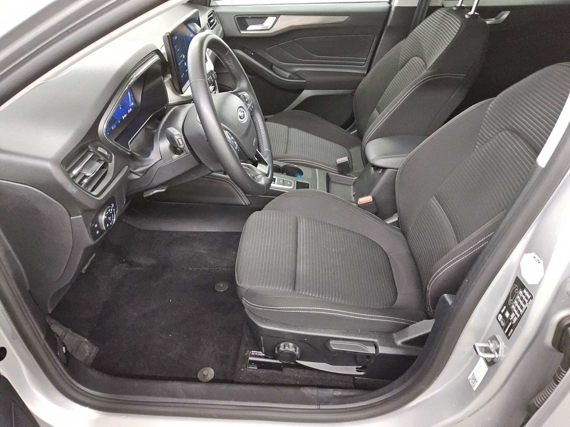 Ford Focus Turnier 1.5 EB Titanium X Navi DC LED RFK 9