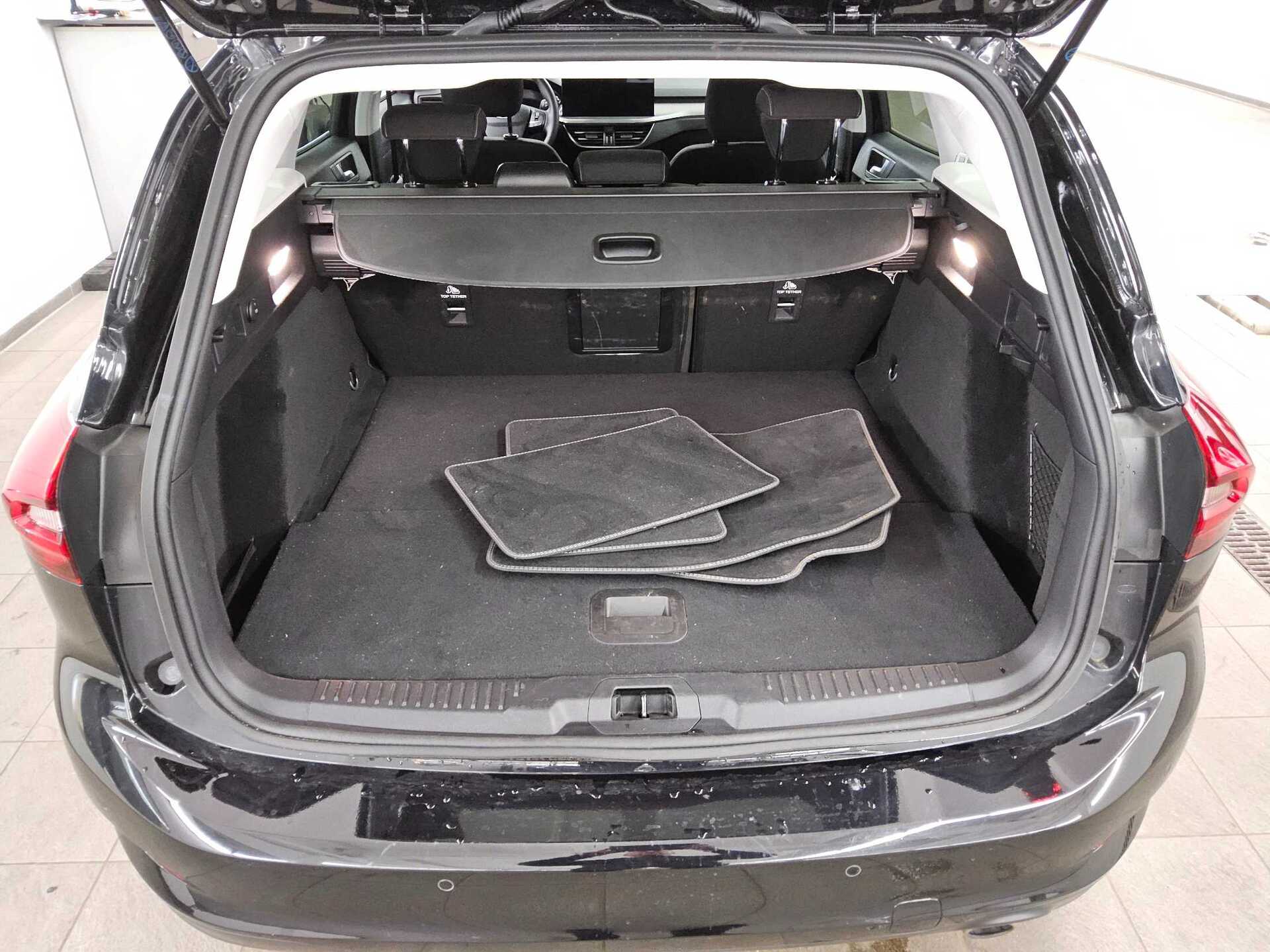 Ford Focus Turnier 1.5 EB Titanium X Navi DC LED RFK 12