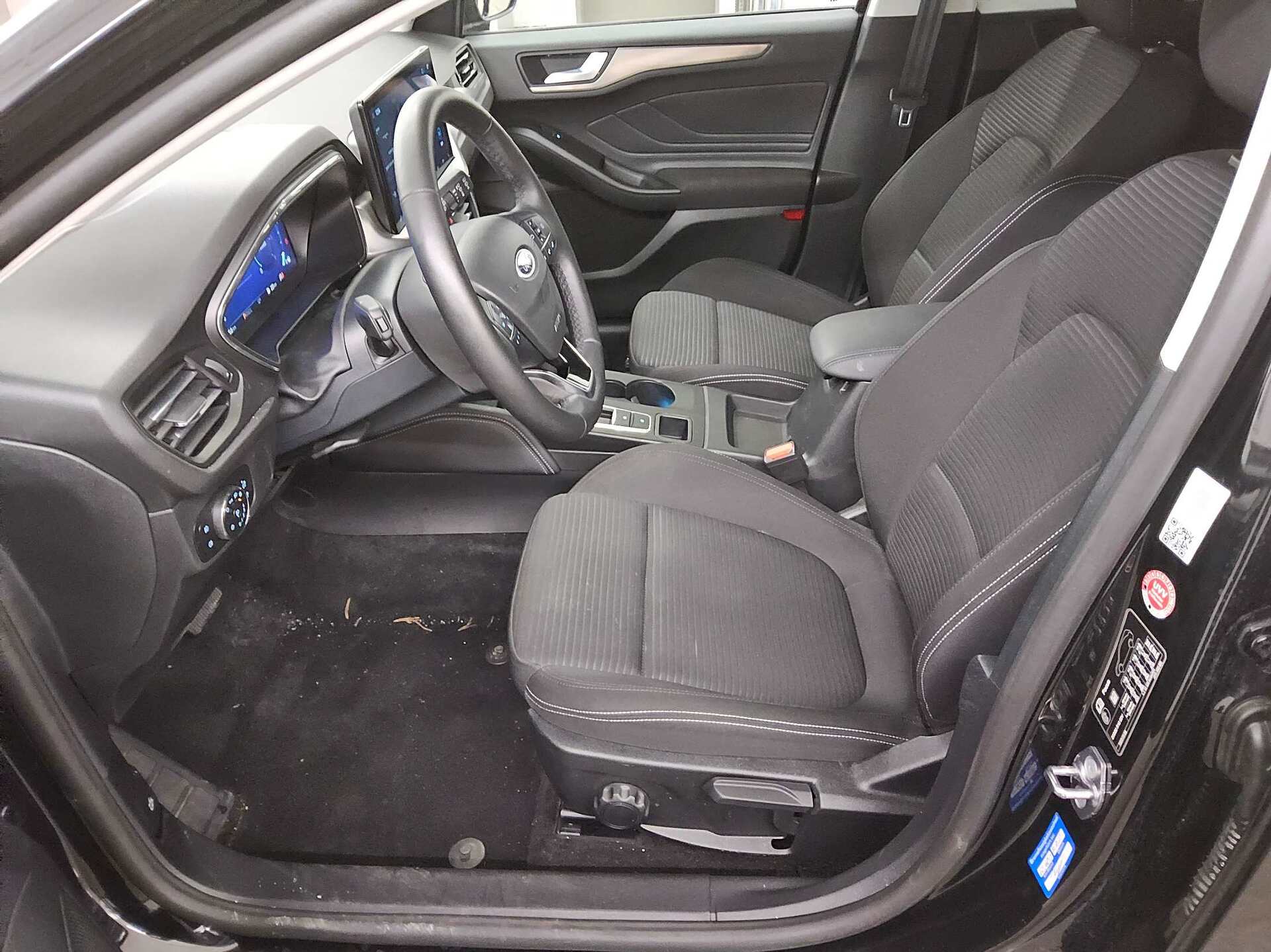 Ford Focus Turnier 1.5 EB Titanium X Navi DC LED RFK 9