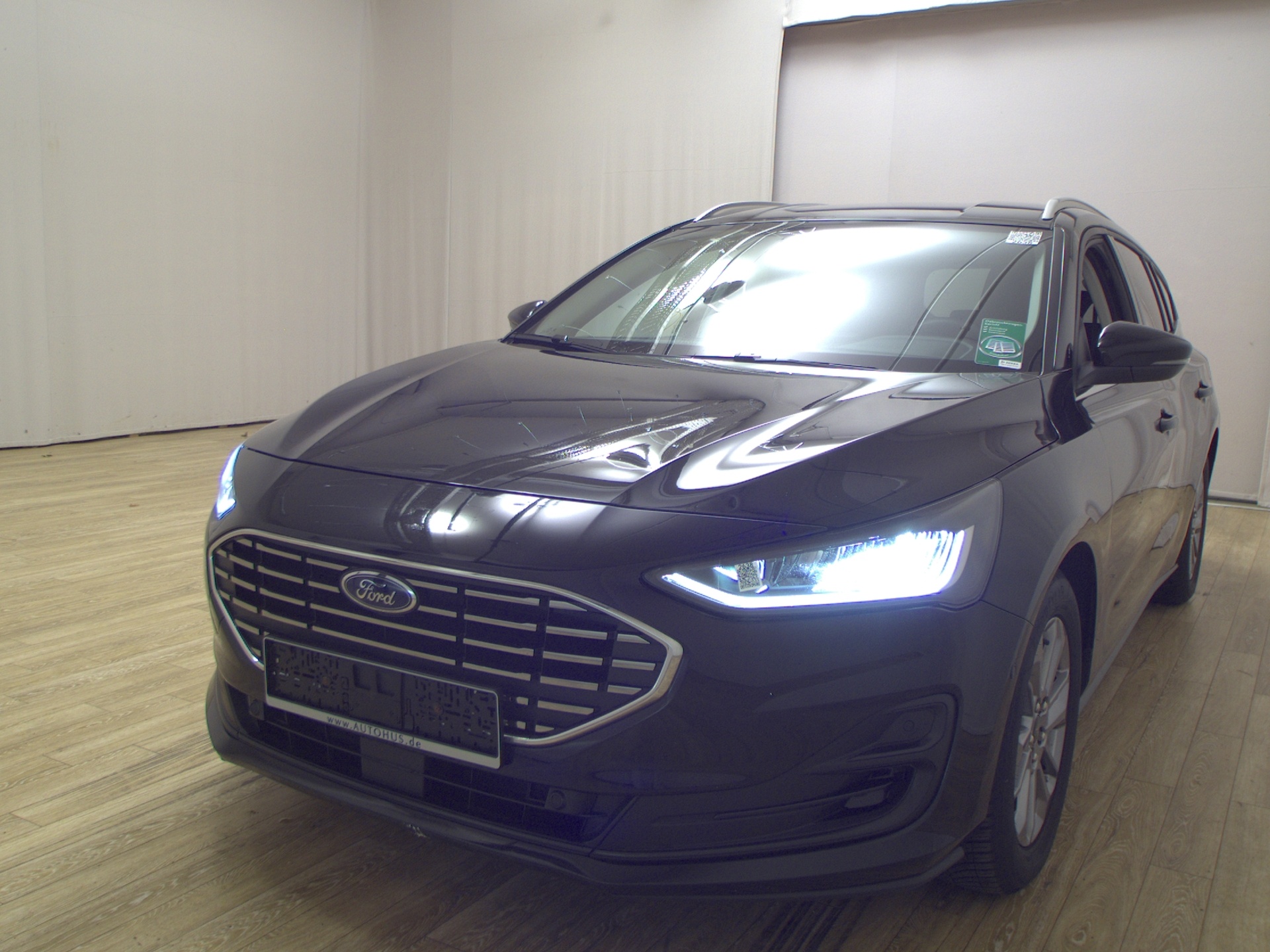 Ford Focus Turnier 1.5 EB Titanium X Navi DC LED RFK 2