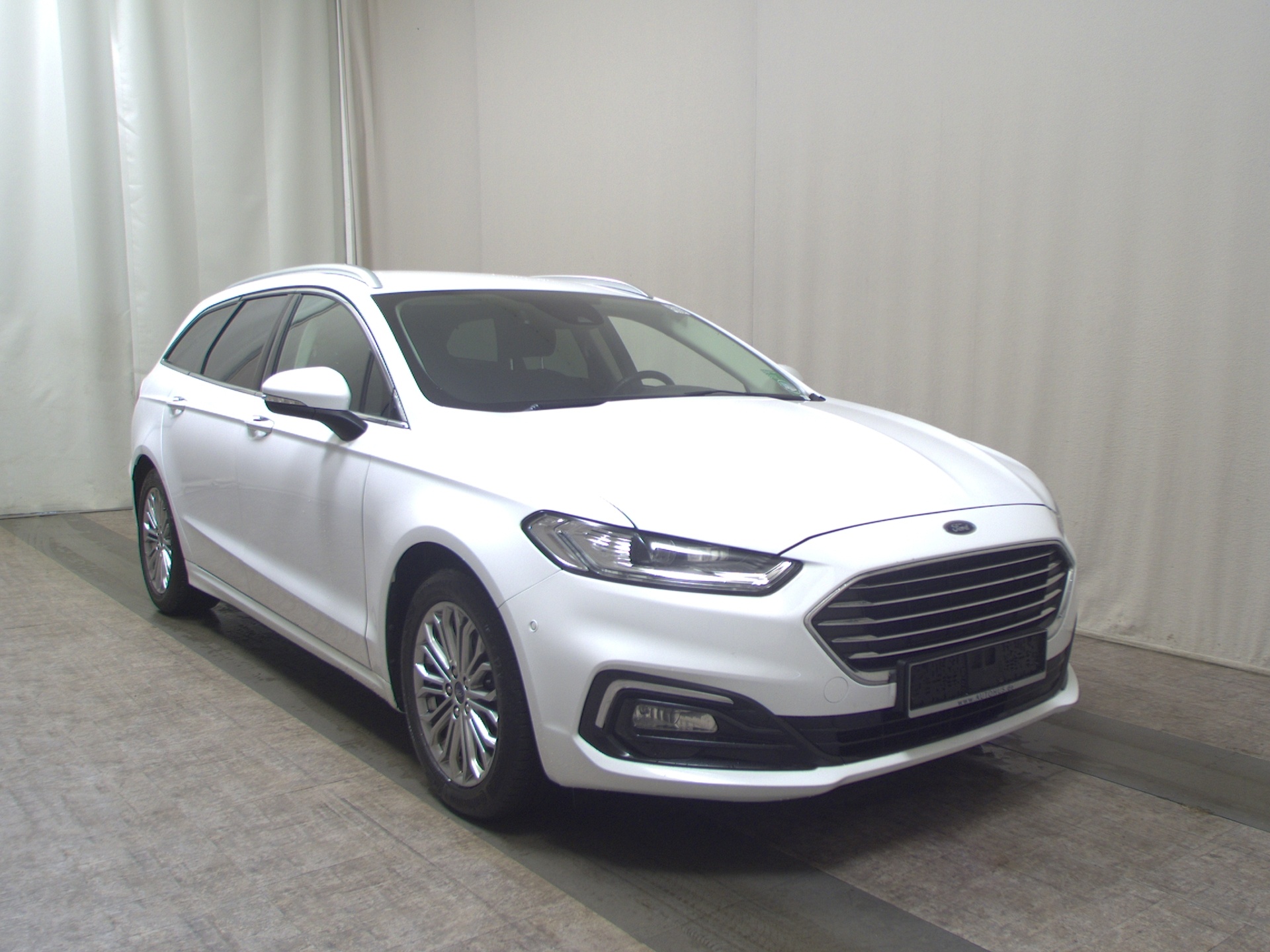 Ford Mondeo Turnier 2.0 EB Titanium Navi LED AHK 3