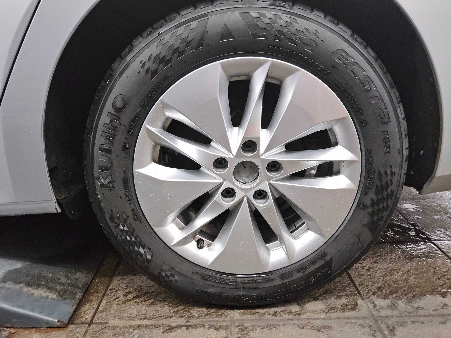 Skoda Octavia Kombi 2.0 TDI Ambition Navi LED vc ACC 11