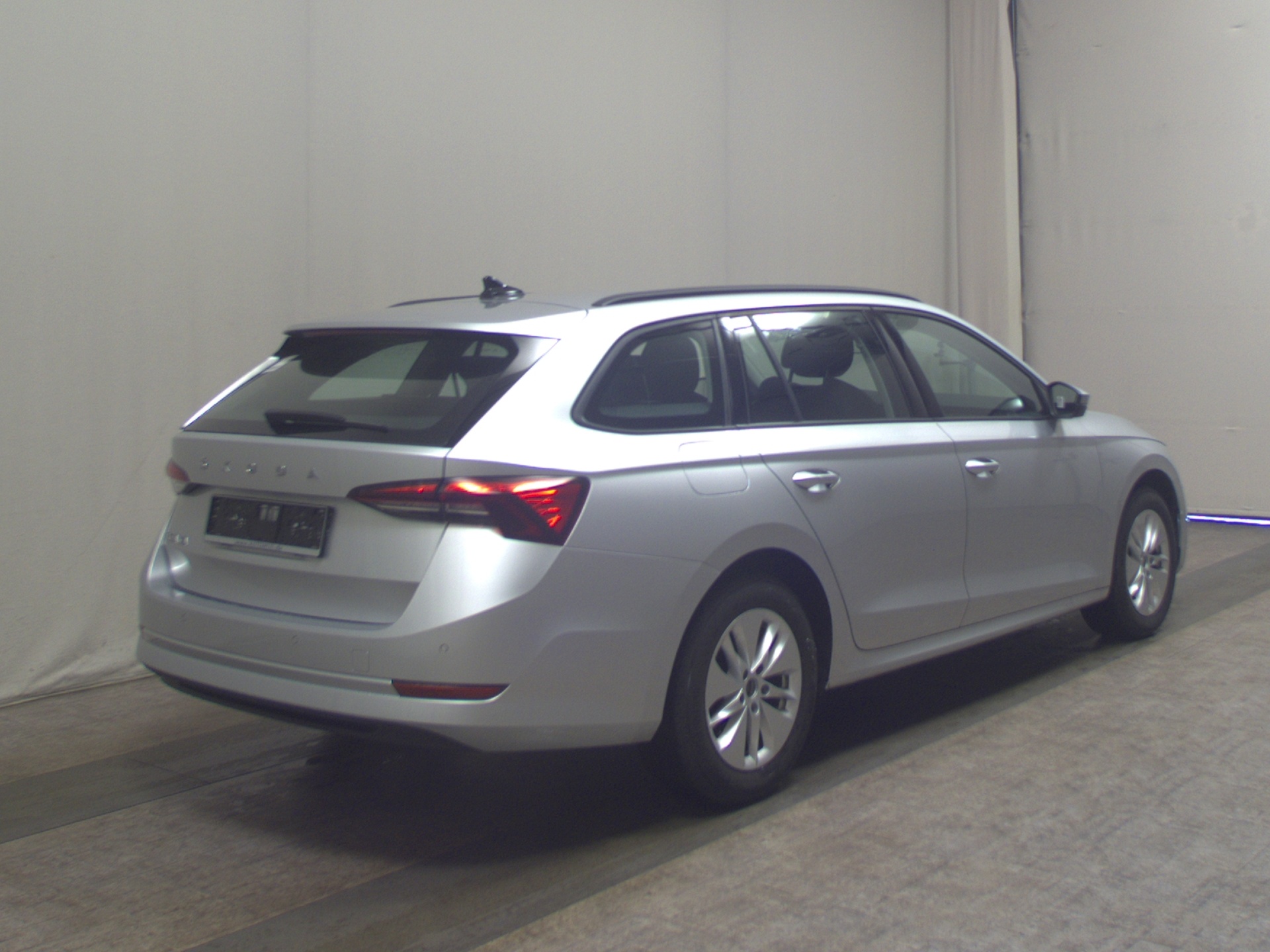 Skoda Octavia Kombi 2.0 TDI Ambition Navi LED vc ACC 4