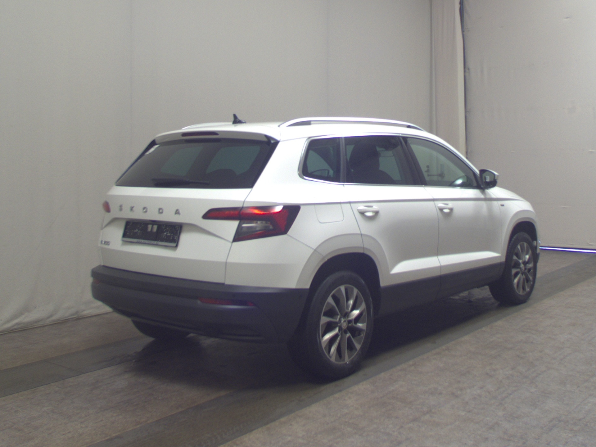 Skoda Karoq 2.0 TDI Clever Navi LED 4xShz RfK ACC PDC 4