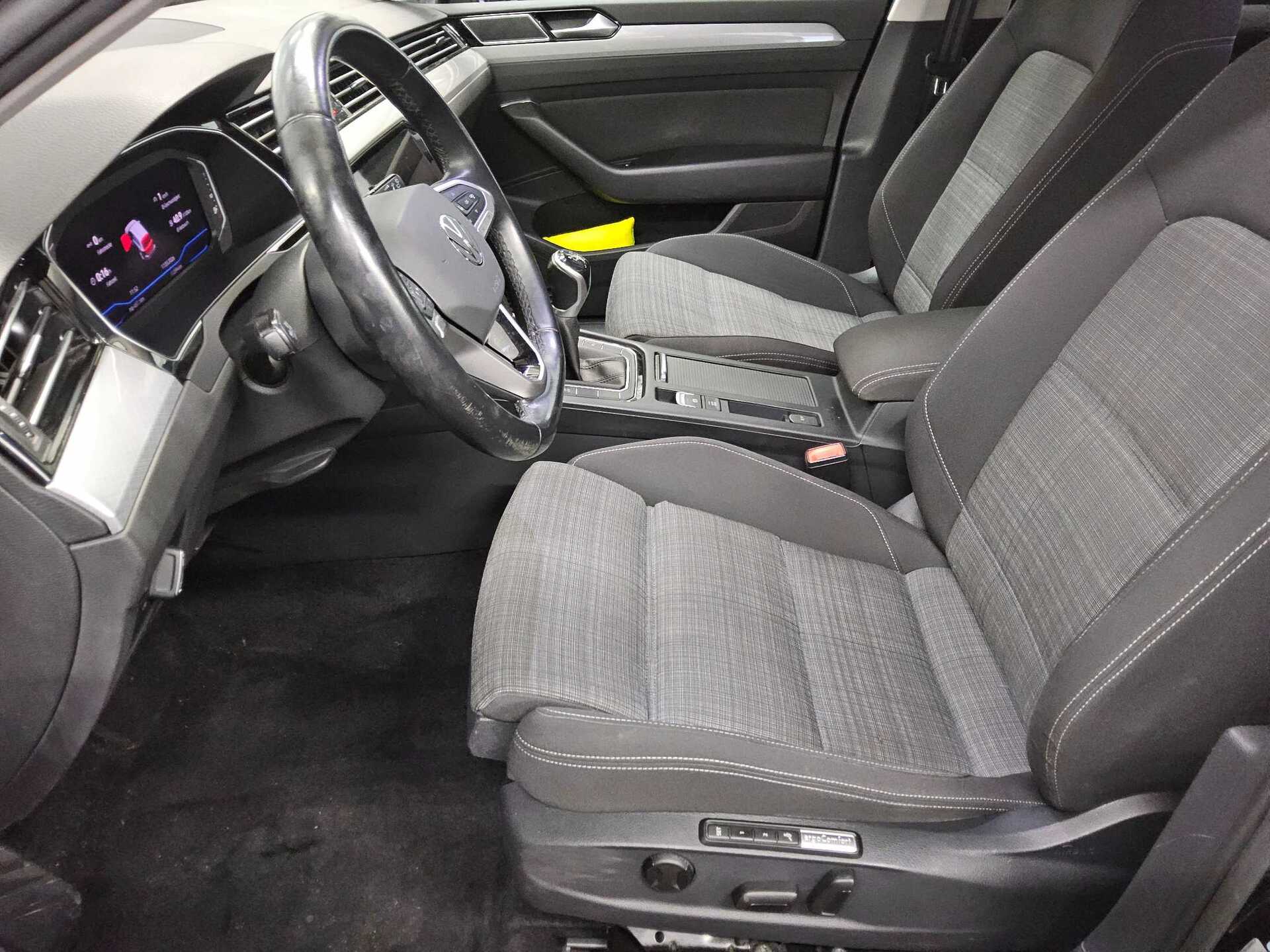 Volkswagen Passat Var. 2.0 TDI Business Navi LED AID RFK 9