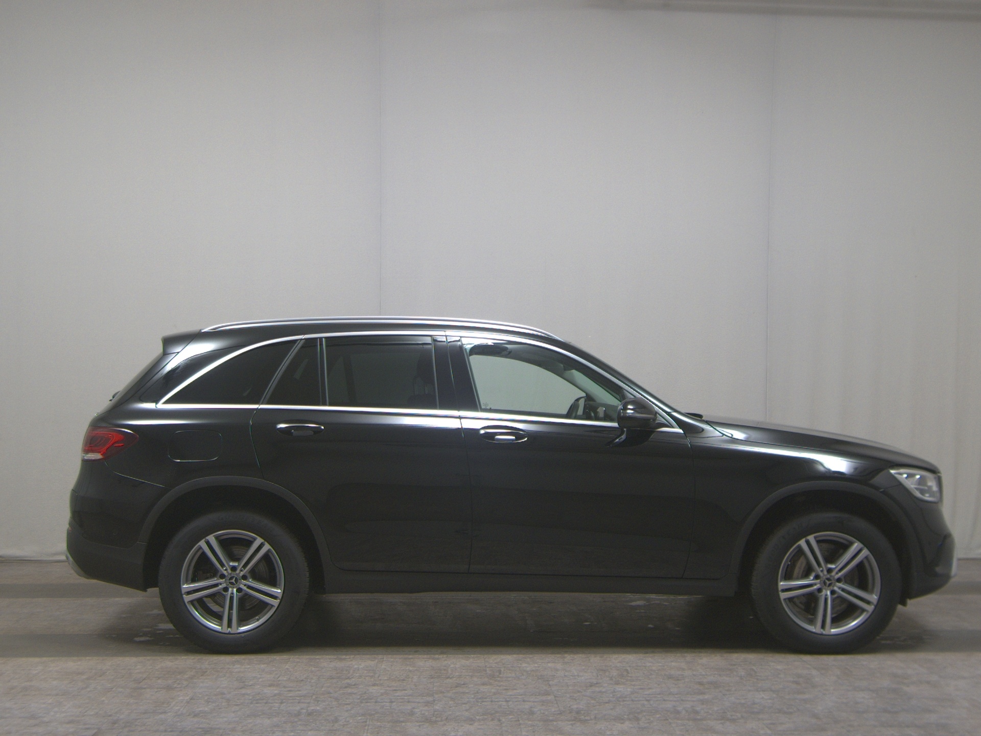 Mercedes-Benz GLC 300 e 4M Navi LED MBUX Kamera Distronic+