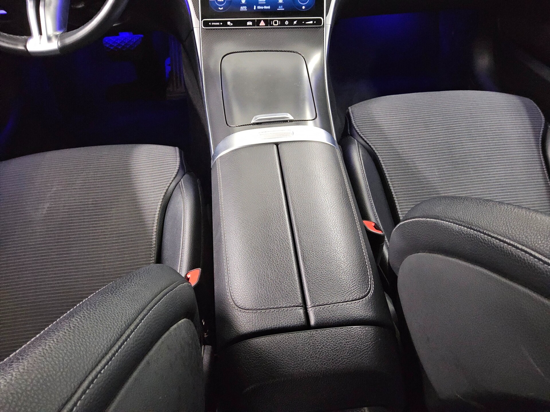 Mercedes-Benz C 220 T d Avantgarde T-Leder Navi LED Sound RfK 6