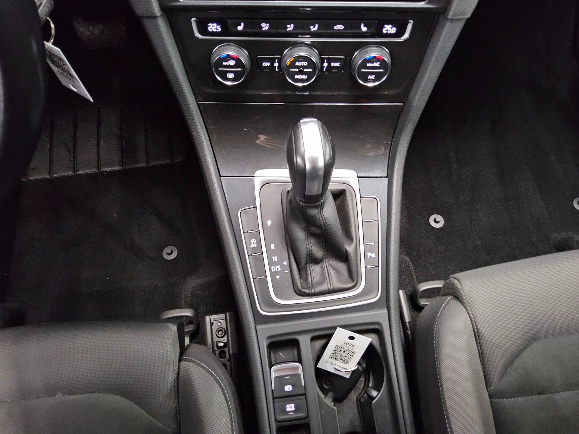 Volkswagen Golf-7 Var. 2.0 TDI Comf. Navi LED ACC PDC 6