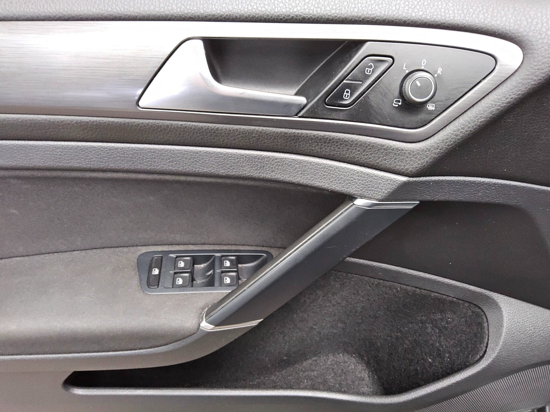 Volkswagen Golf-7 Var. 2.0 TDI Comf. Navi LED ACC PDC 9