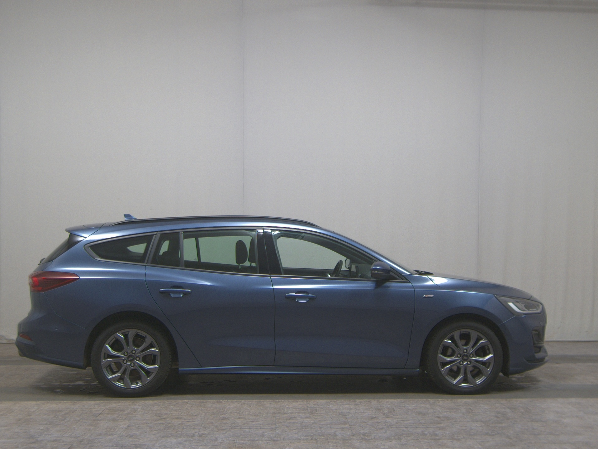 Ford Focus Turnier 1.5 EB ST-Line Navi LED RfK PDC