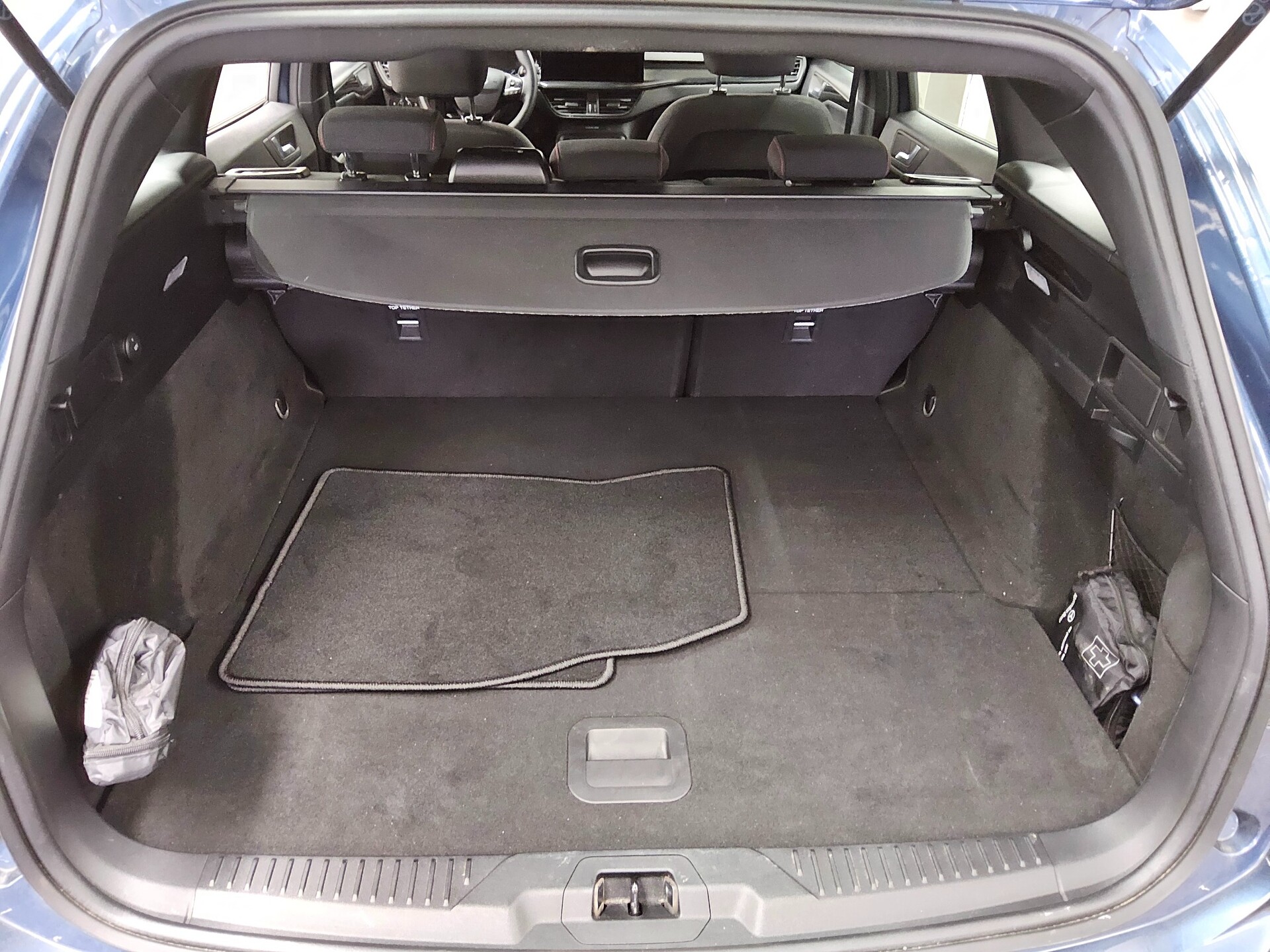 Ford Focus Turnier 1.5 EB ST-Line Navi LED RfK PDC 11