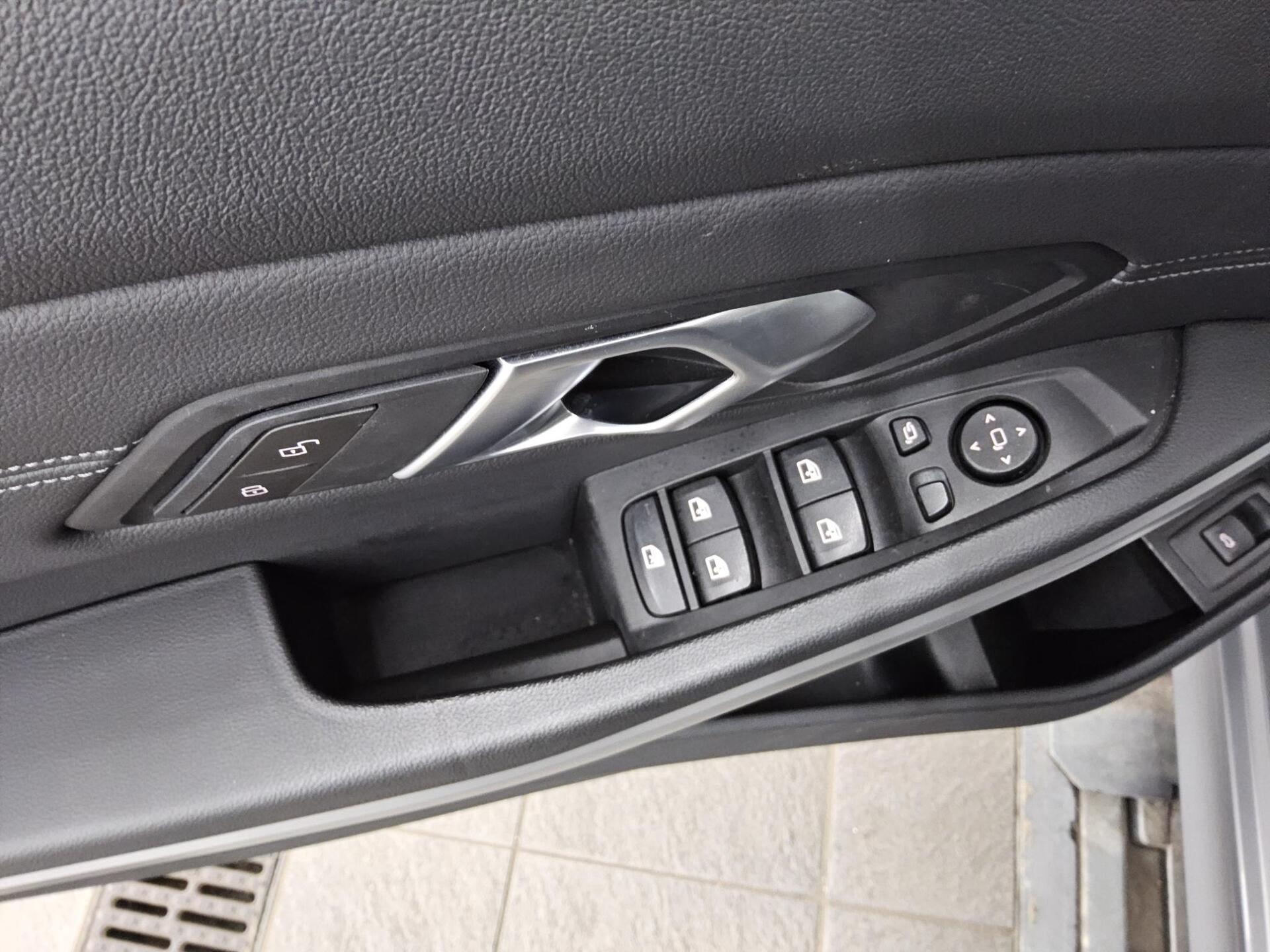 BMW 320e Touring T-Leder Curved Navi LED AHK ACC 10