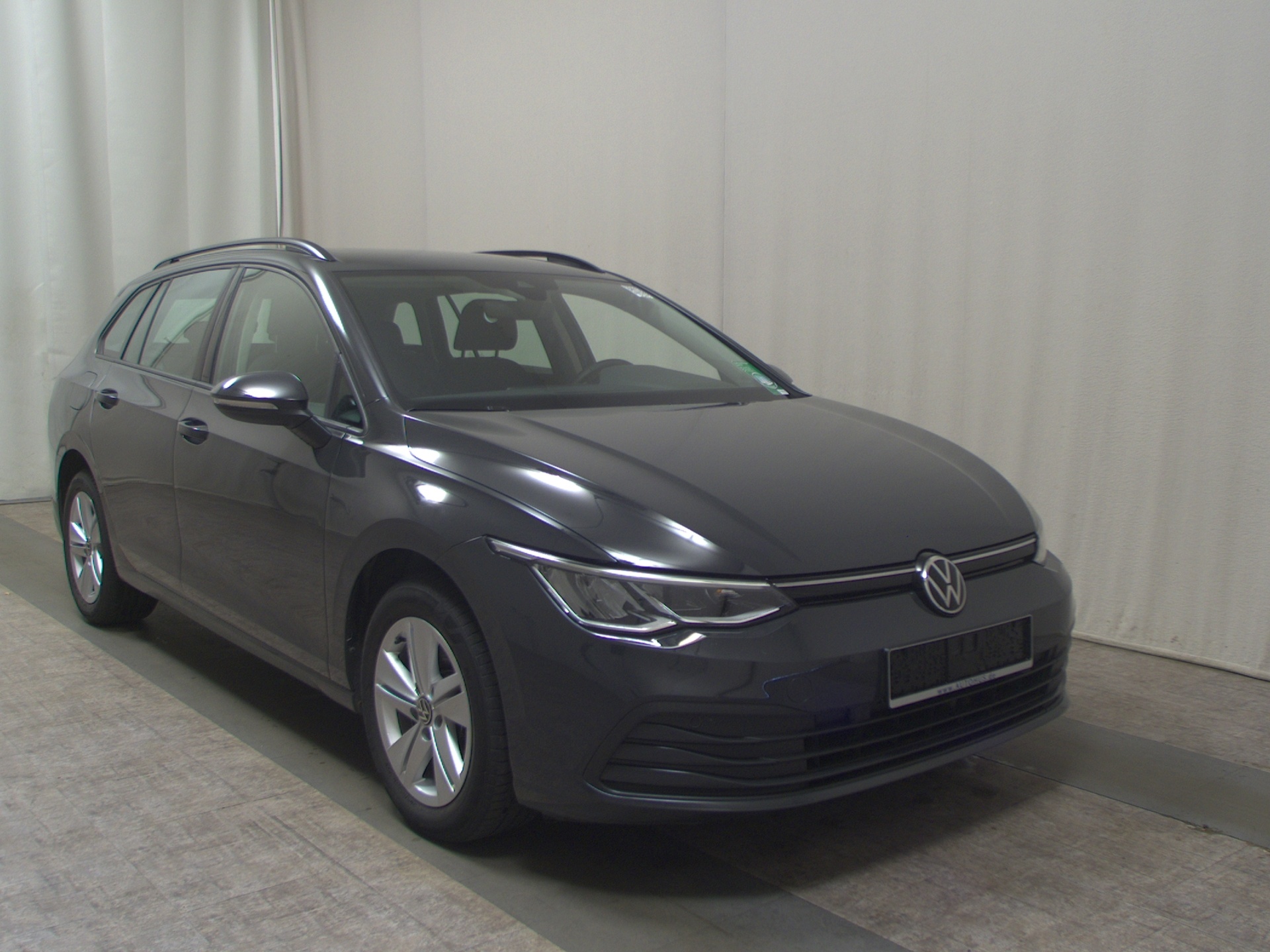 Volkswagen Golf-8 Var. 2.0 TDI Life Navi LED ACC Shz PDC 3