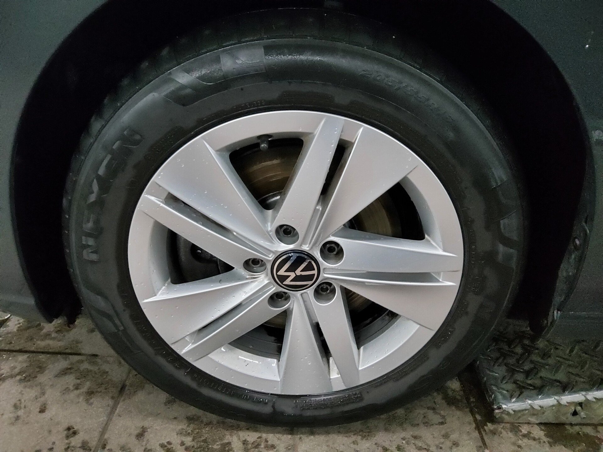 Volkswagen Golf-8 Var. 2.0 TDI Life Navi LED ACC Shz PDC 11