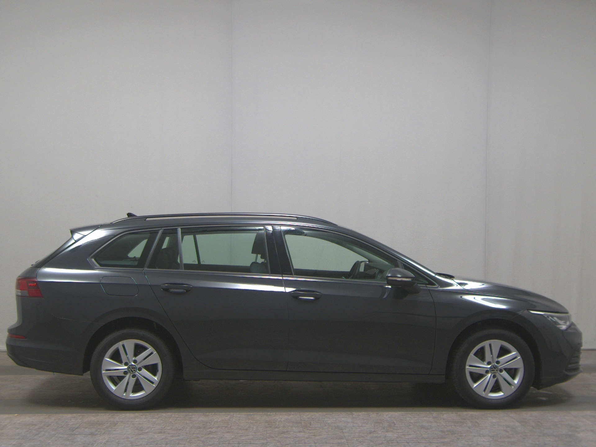 Volkswagen Golf-8 Var. 2.0 TDI Life Navi LED ACC Shz PDC