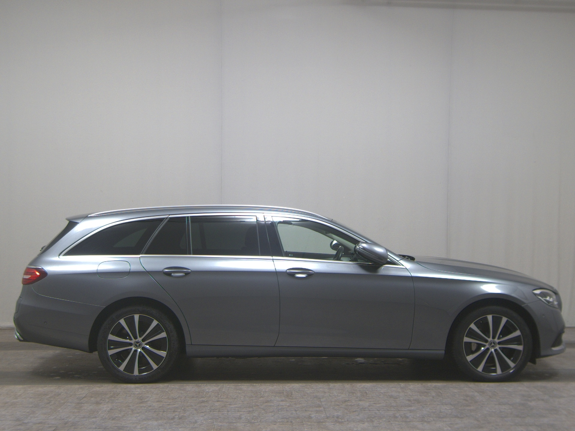 Mercedes-Benz E 300 T de Avantgarde Leder Navi Burmester HuD