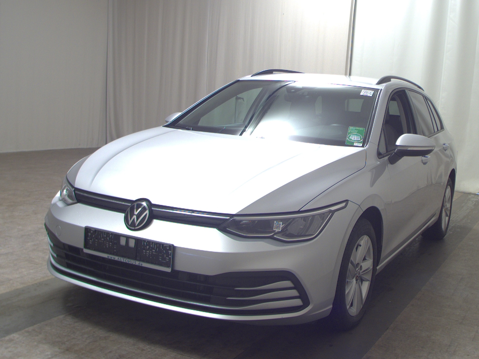 Volkswagen Golf-8 Var. 2.0 TDI Life Navi LED AID AHK ACC 2