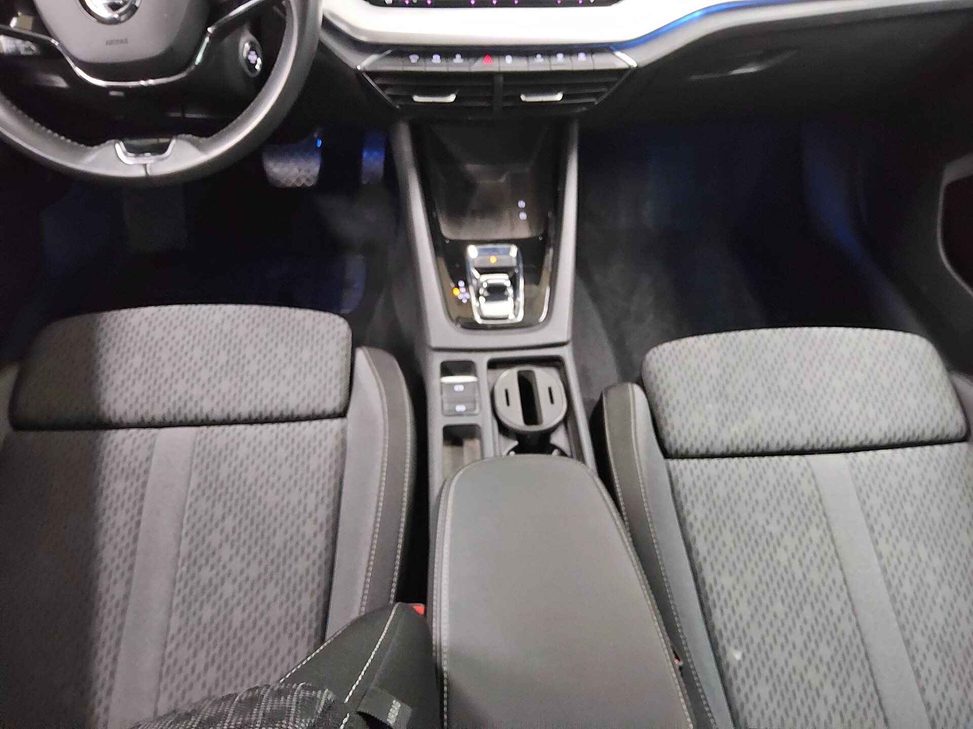 Skoda Octavia Kombi 2.0 TDI Ambition Navi LED vc AHK 6