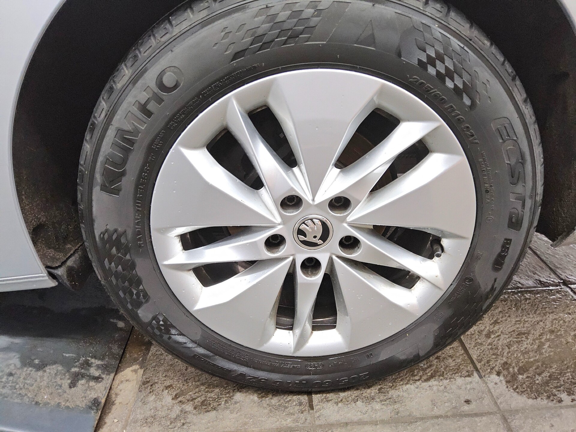 Skoda Octavia Kombi 2.0 TDI Ambition Navi LED vc AHK 11