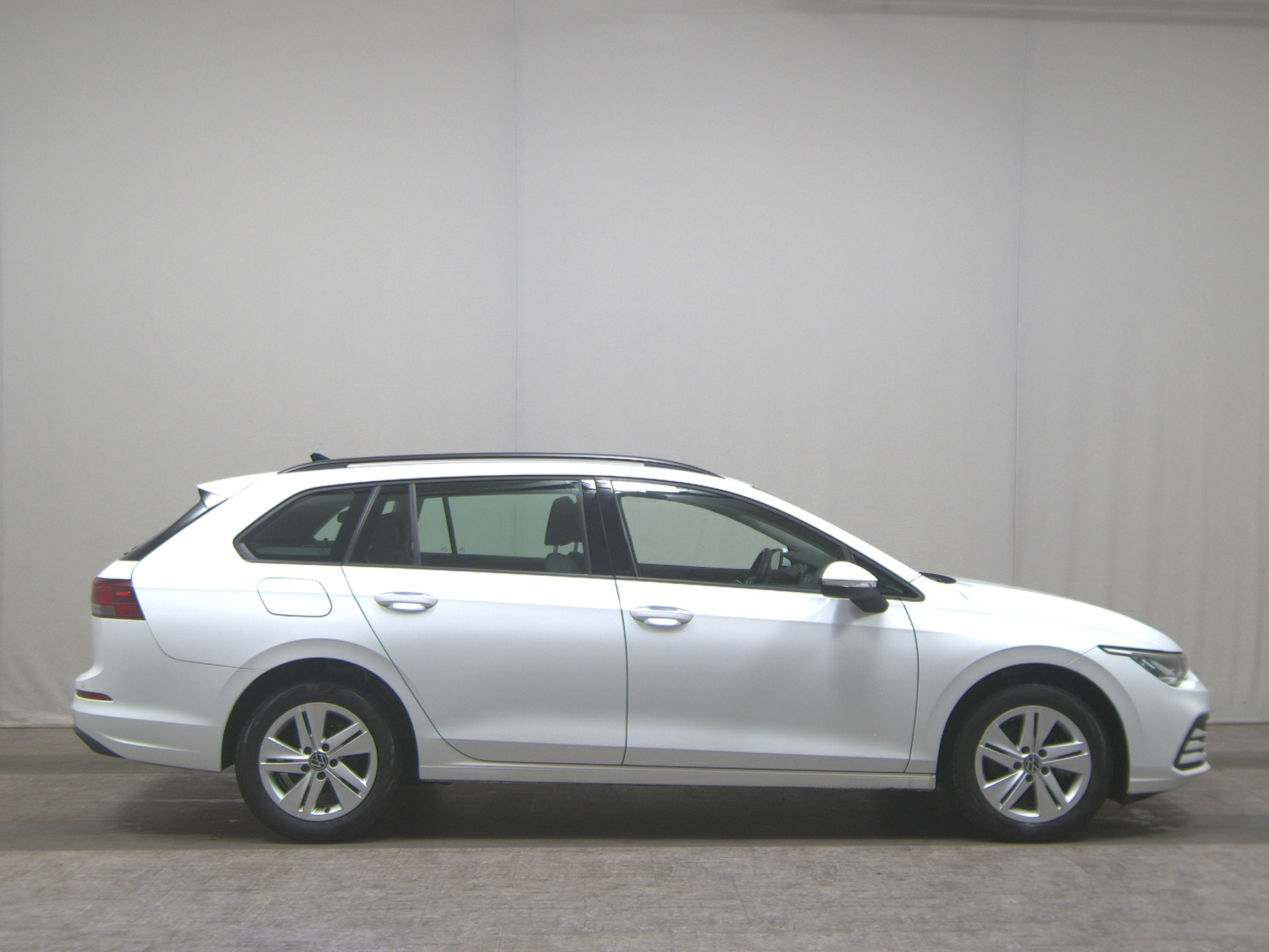 Volkswagen Golf-8 Var. 2.0 TDI Life Navi LED DC ACC PDC Shz