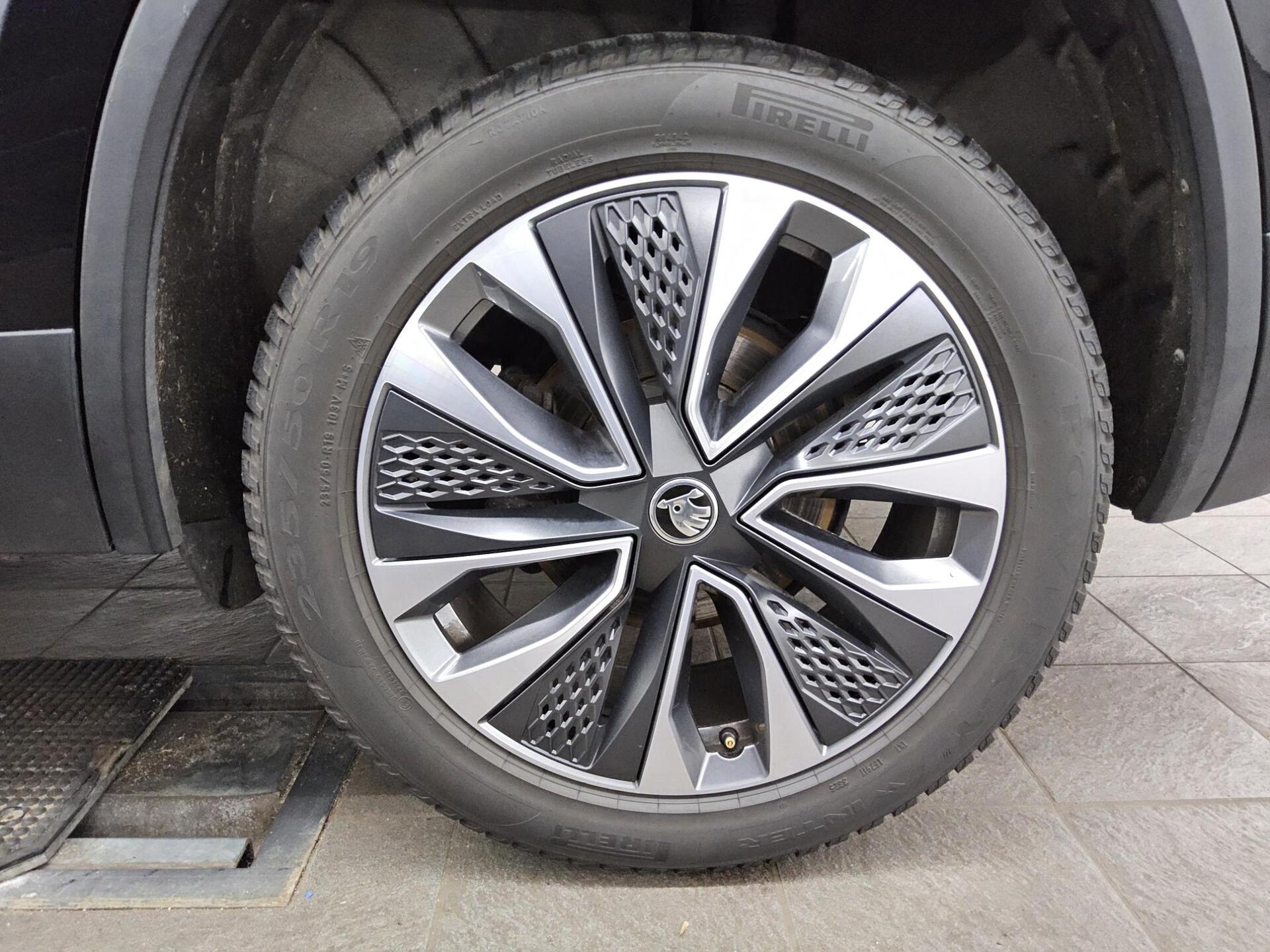 Skoda Kodiaq 2.0 TDI Tour Navi LED vc RfK ACC 4xShz 11